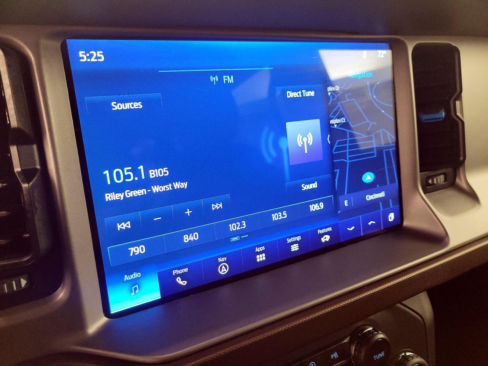 2023 Ford Bronco 4-Door Outer Banks - Photo 17