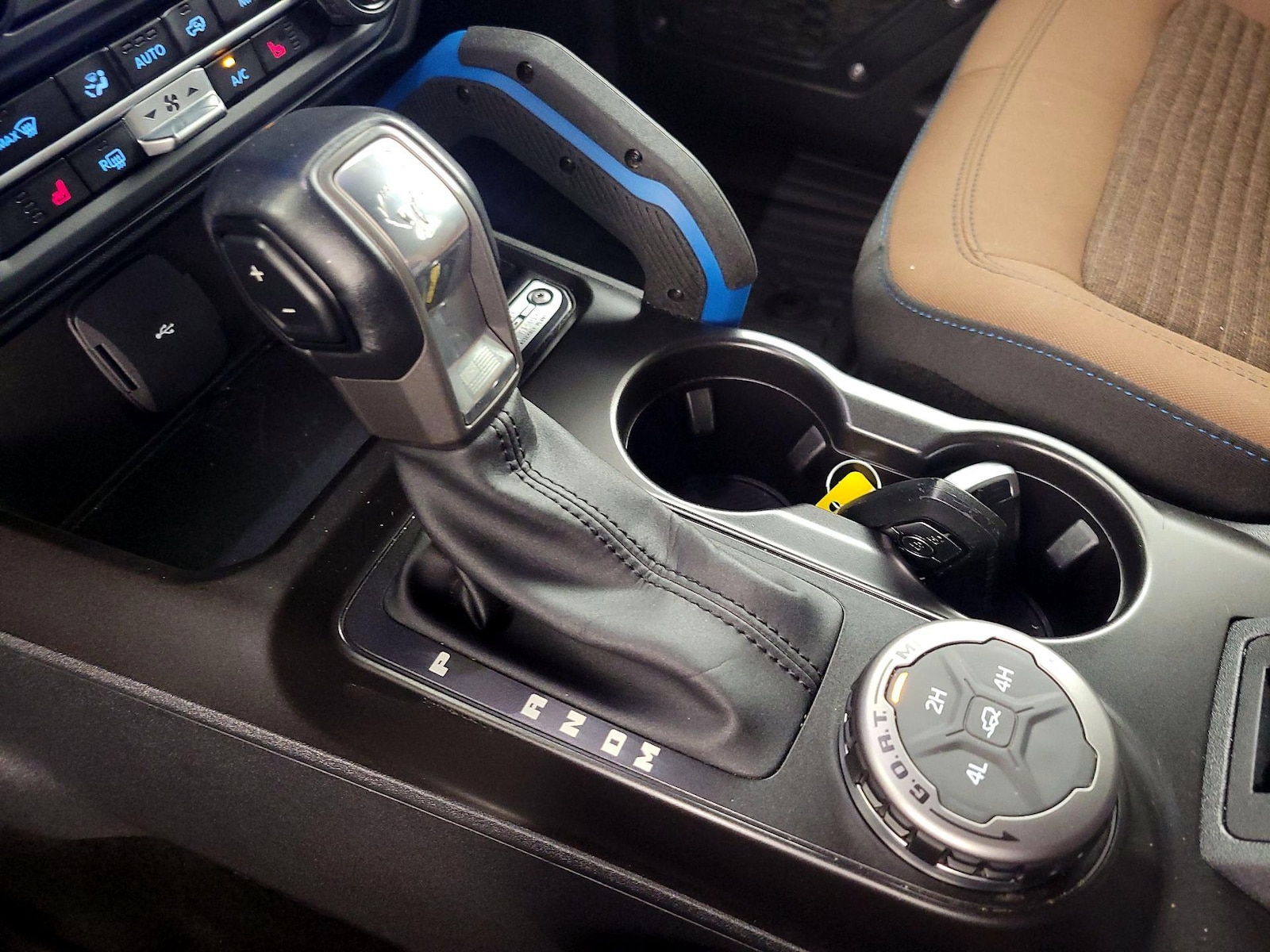 2023 Ford Bronco 4-Door Outer Banks - Photo 19
