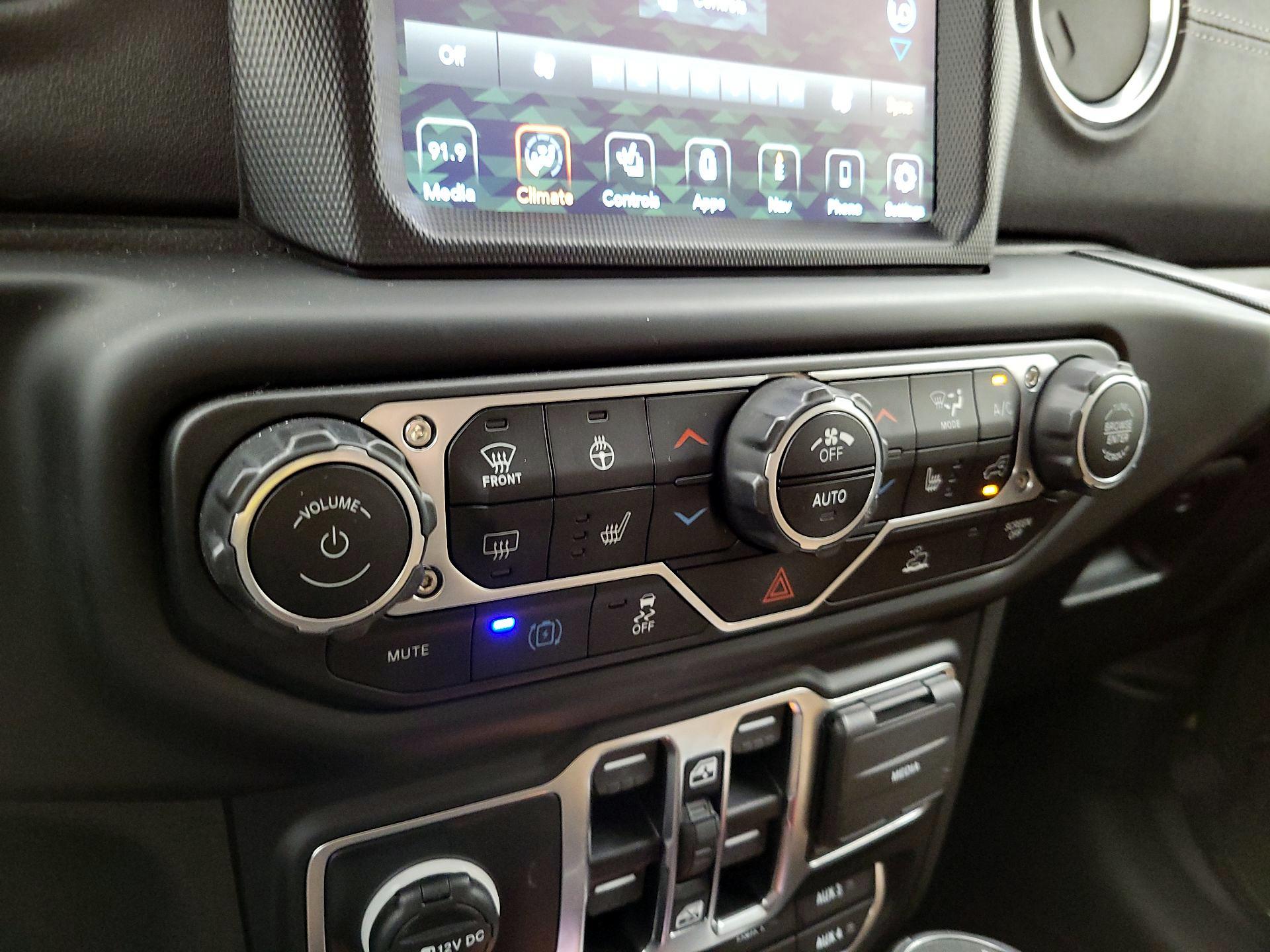 Thumbnail: 2023 Jeep Wrangler - 17