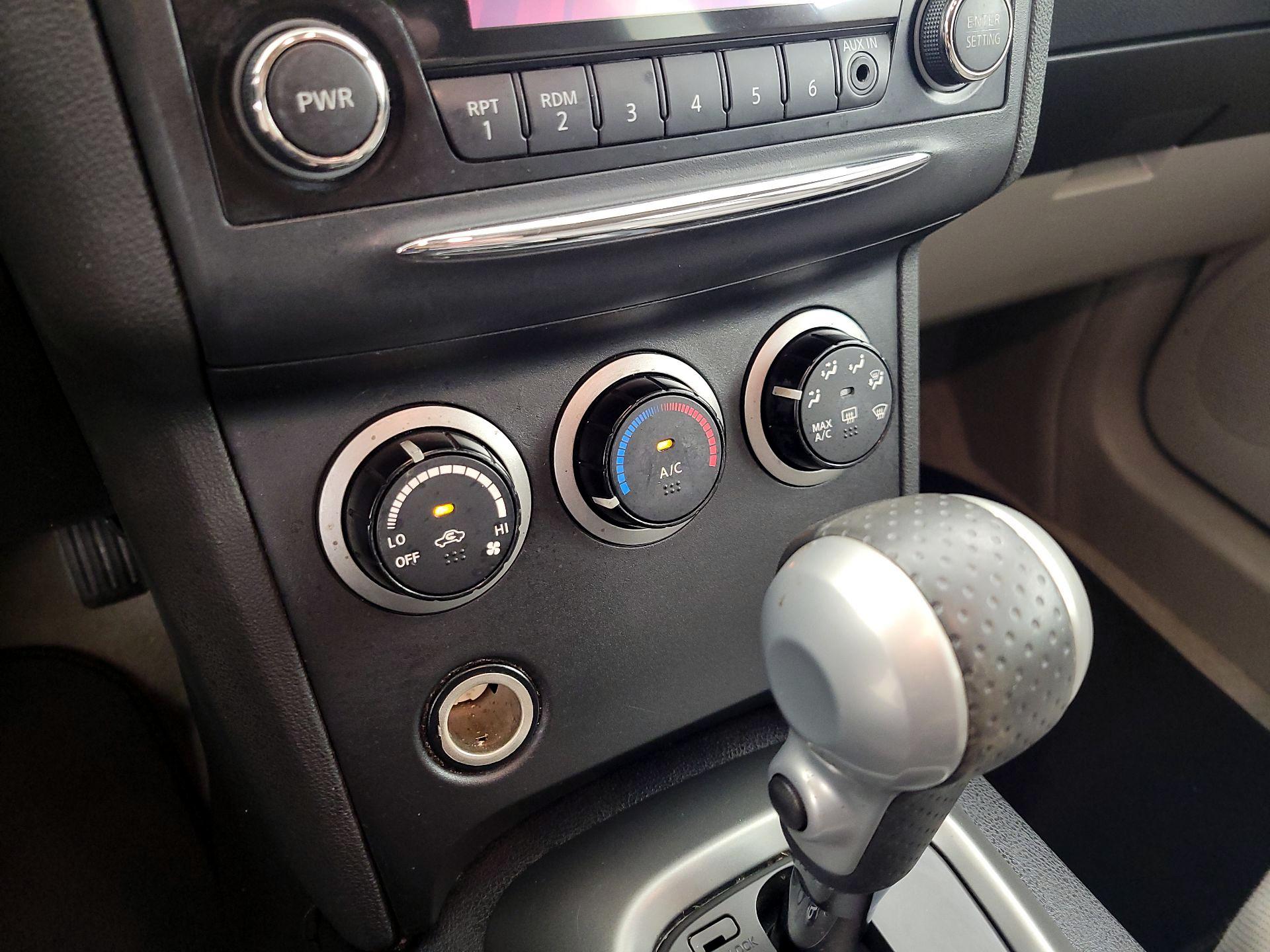 Thumbnail: 2015 Nissan Rogue - 16