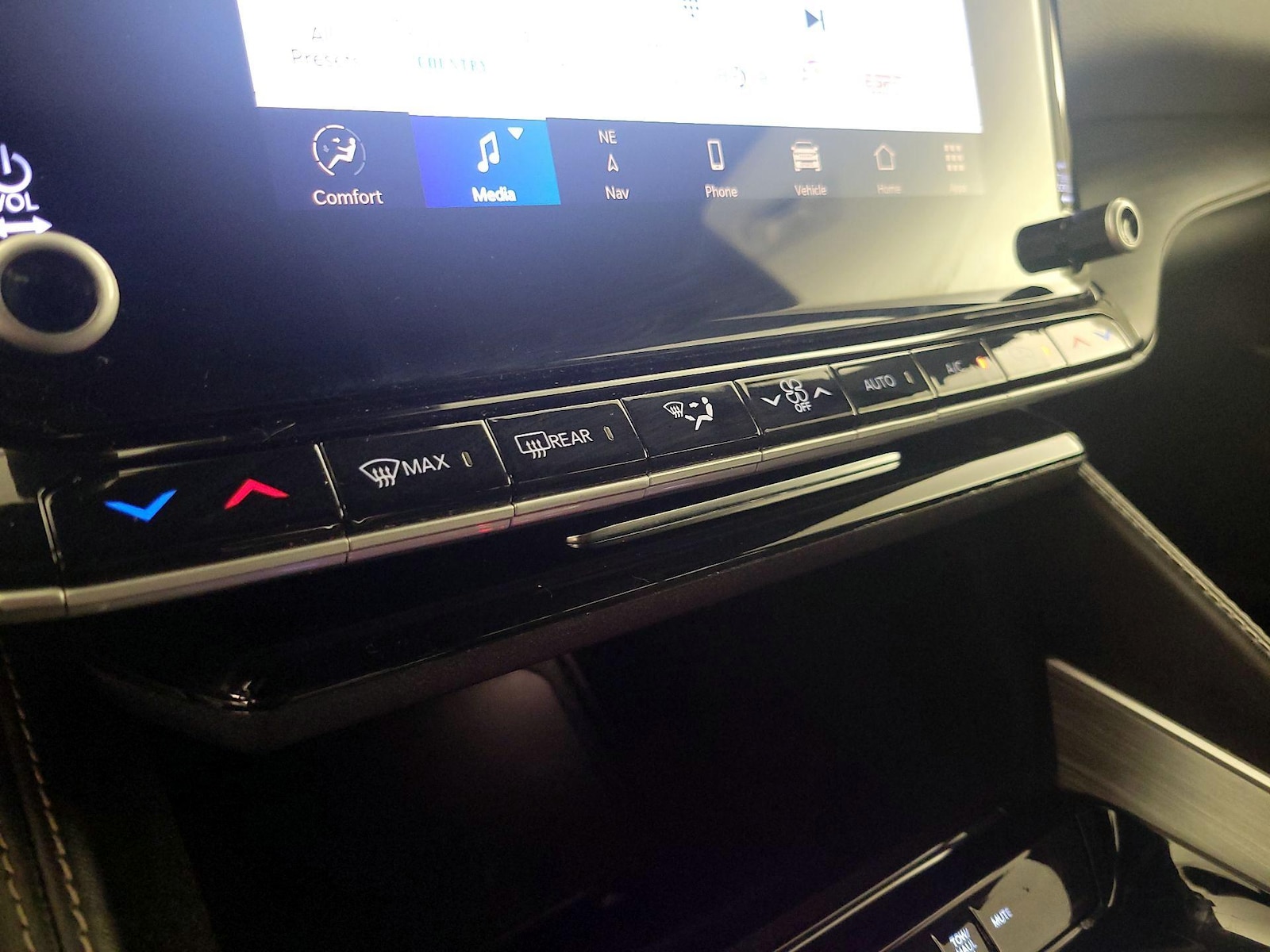 2023 Jeep Wagoneer Series III - Photo 18