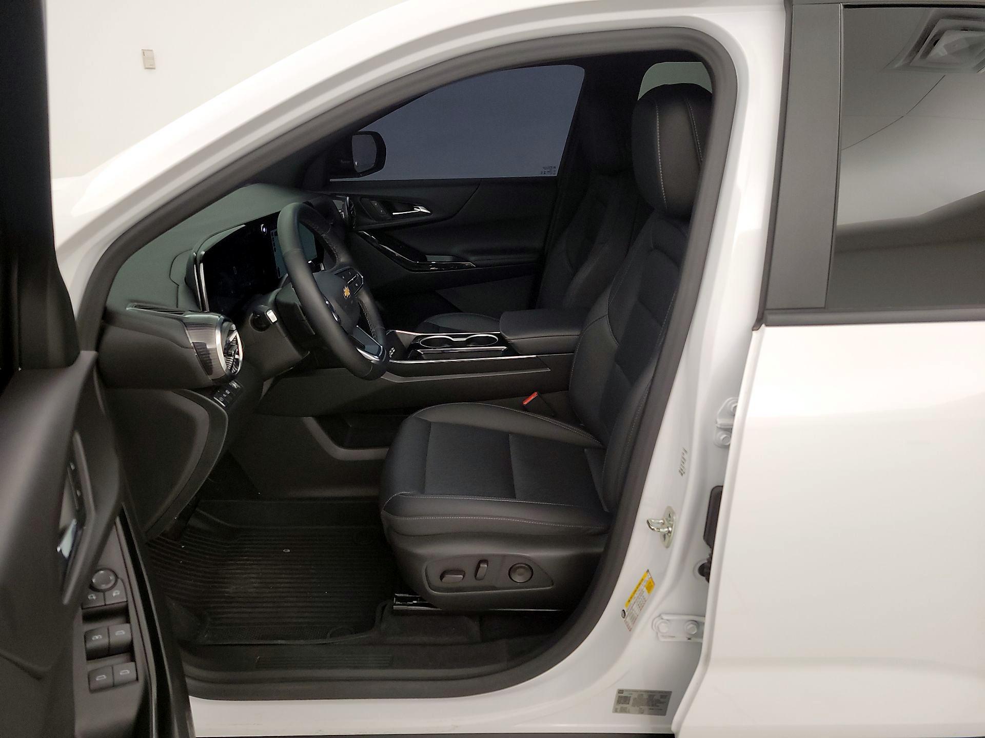 Thumbnail: 2025 Chevrolet Equinox - 11