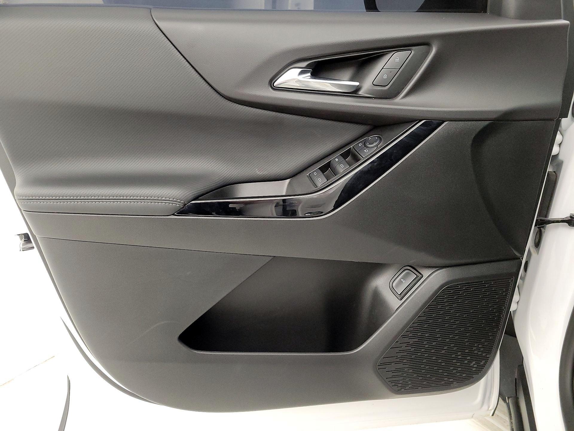 Thumbnail: 2025 Chevrolet Equinox - 12