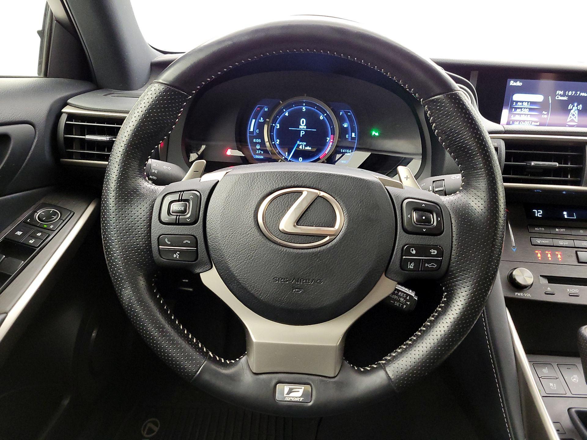 Thumbnail: 2020 Lexus IS - 10