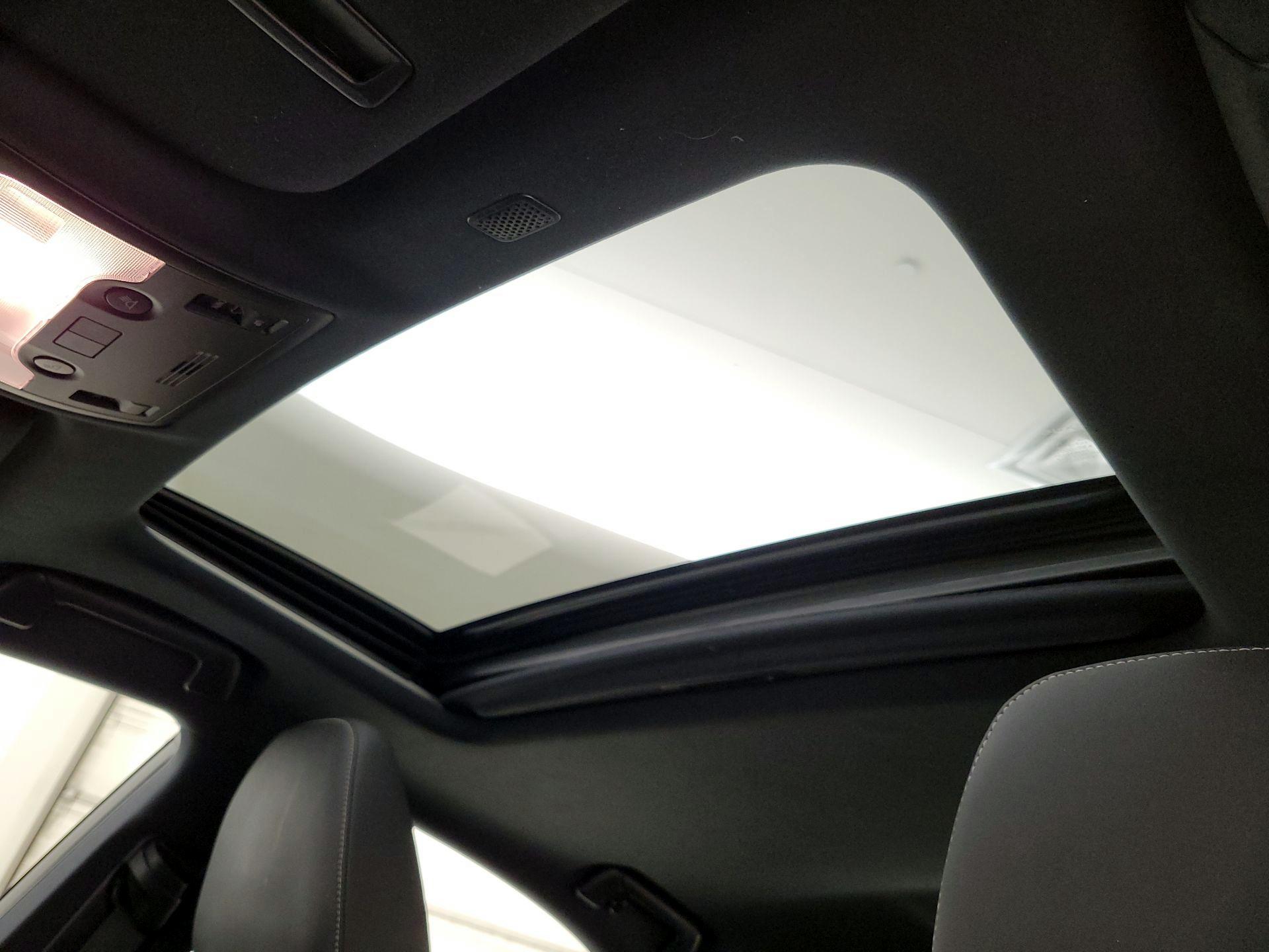 Thumbnail: 2020 Lexus IS - 18