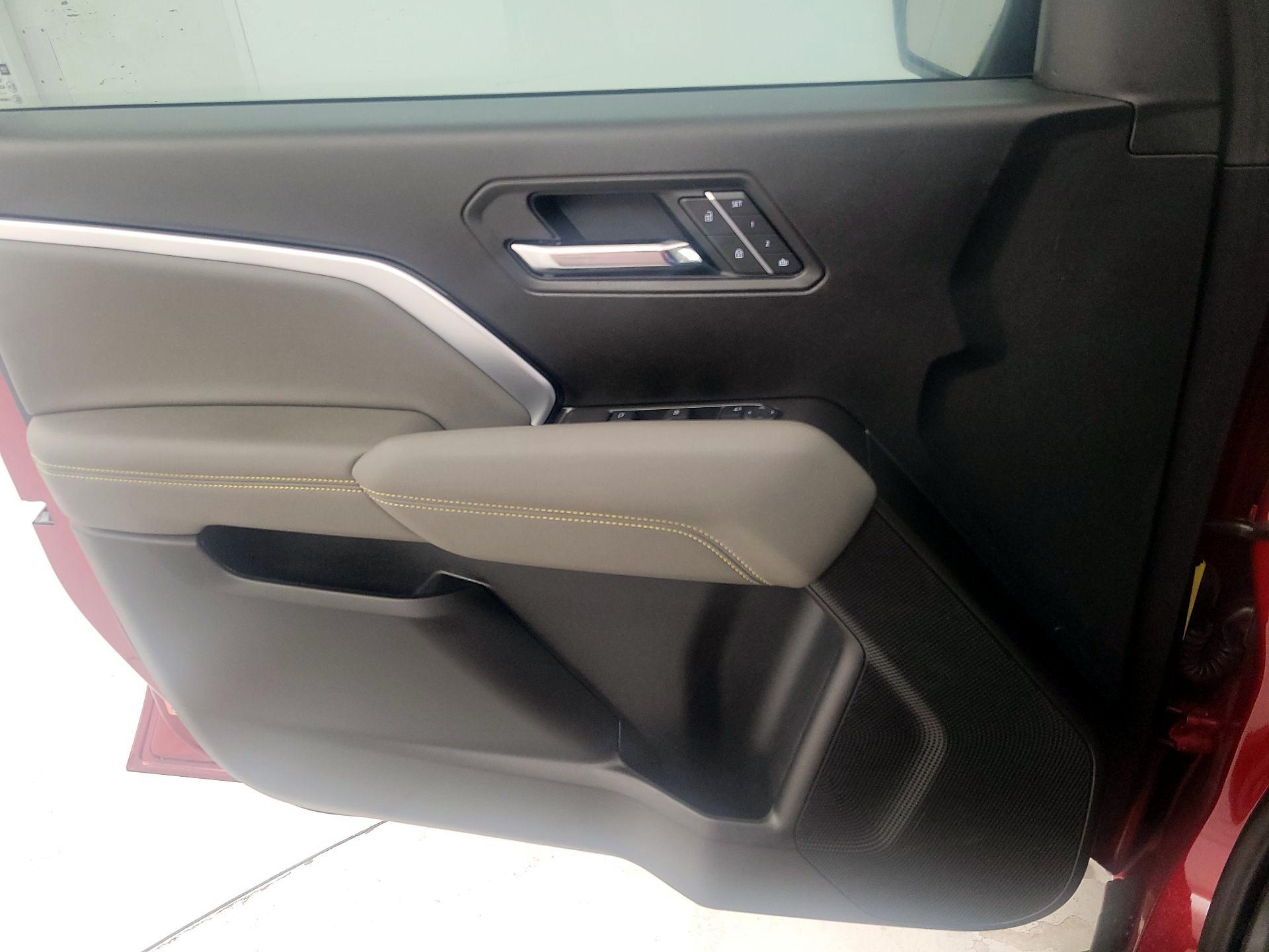 Thumbnail: 2025 Chevrolet Colorado - 12