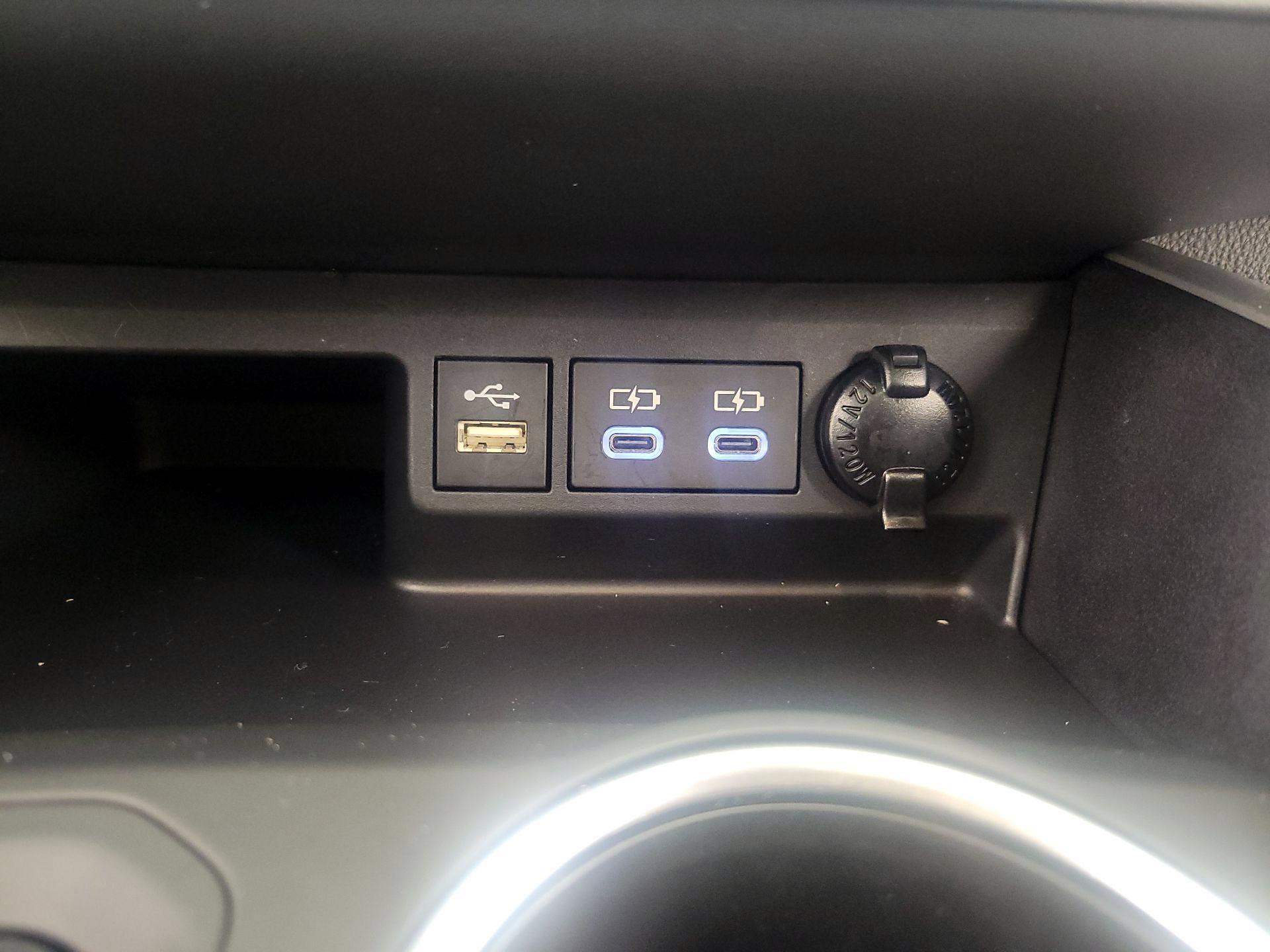 Thumbnail: 2025 Toyota Highlander - 18