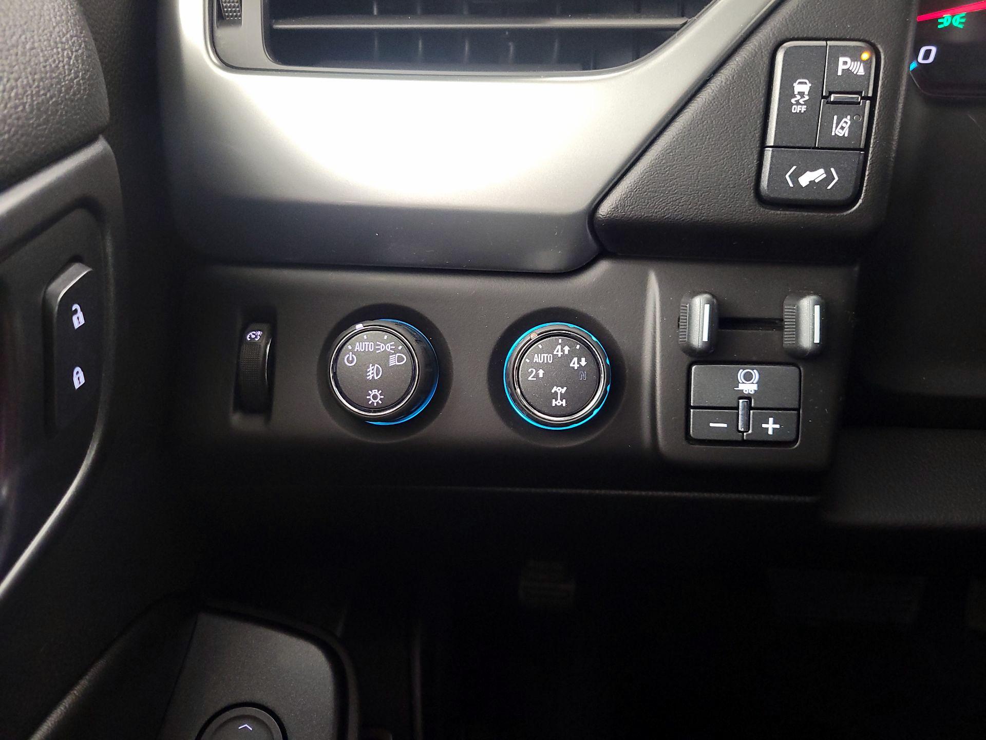 Thumbnail: 2015 Chevrolet Tahoe - 13