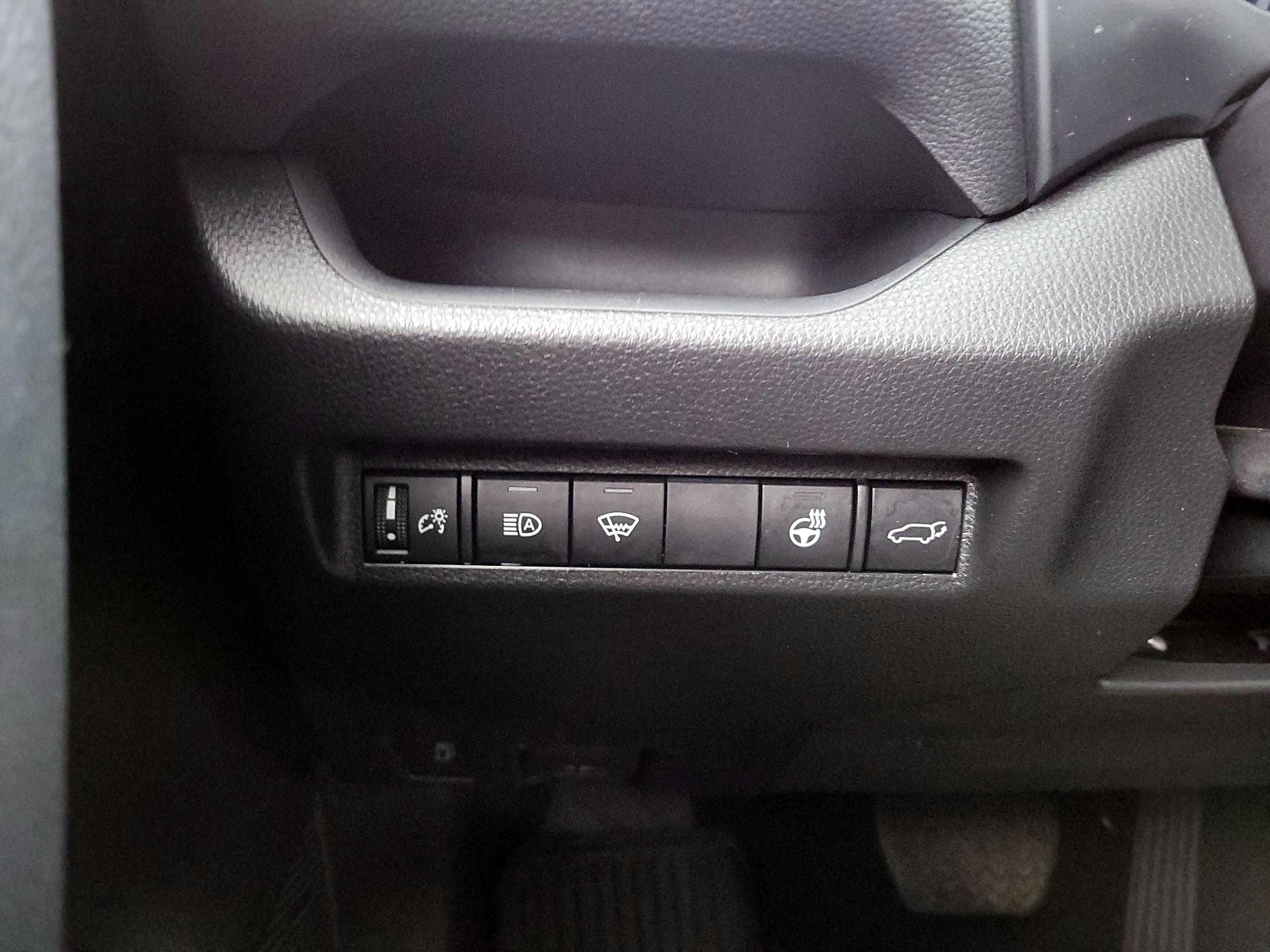 Thumbnail: 2022 Toyota RAV4 - 13