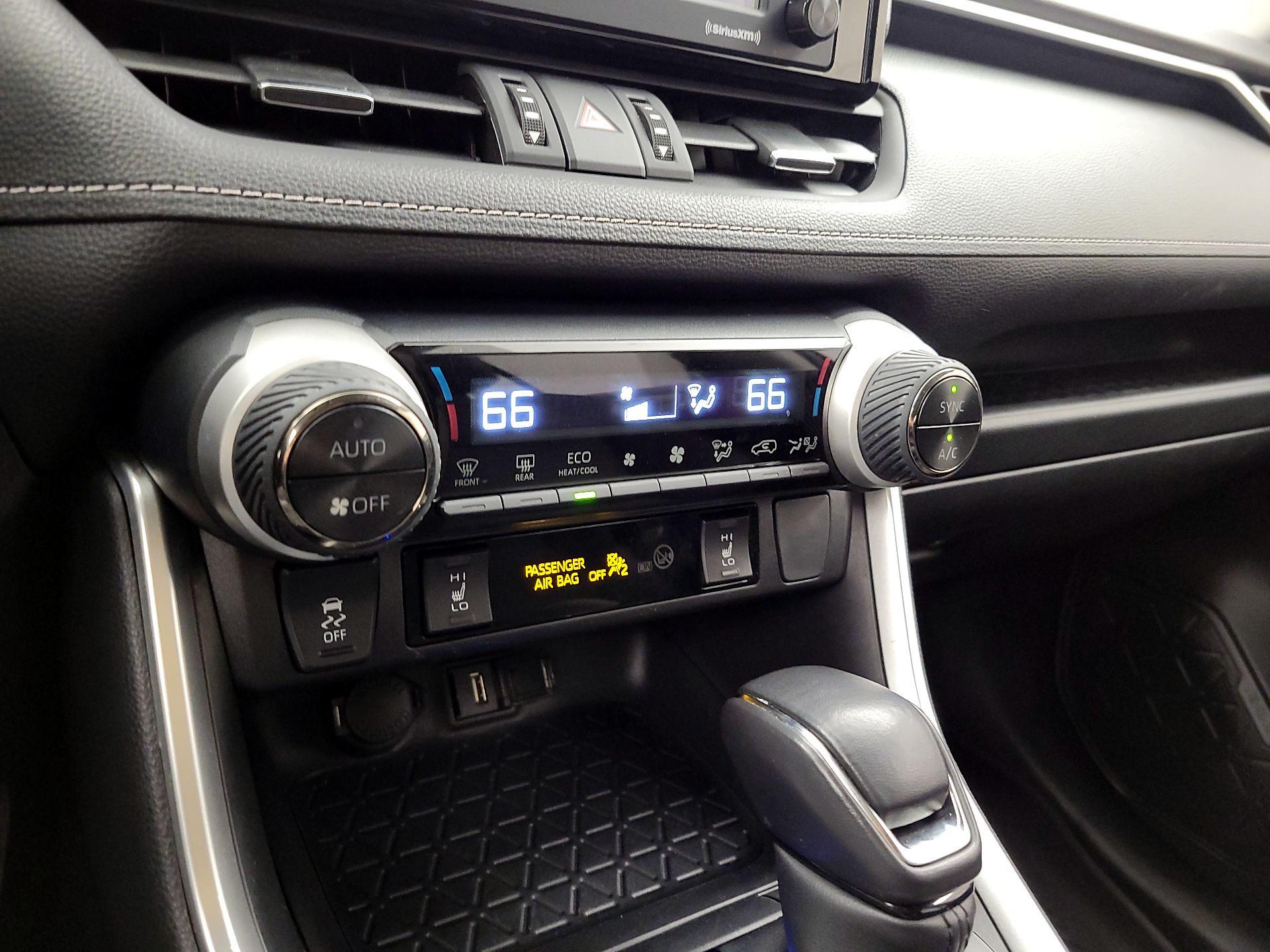 Thumbnail: 2022 Toyota RAV4 - 16