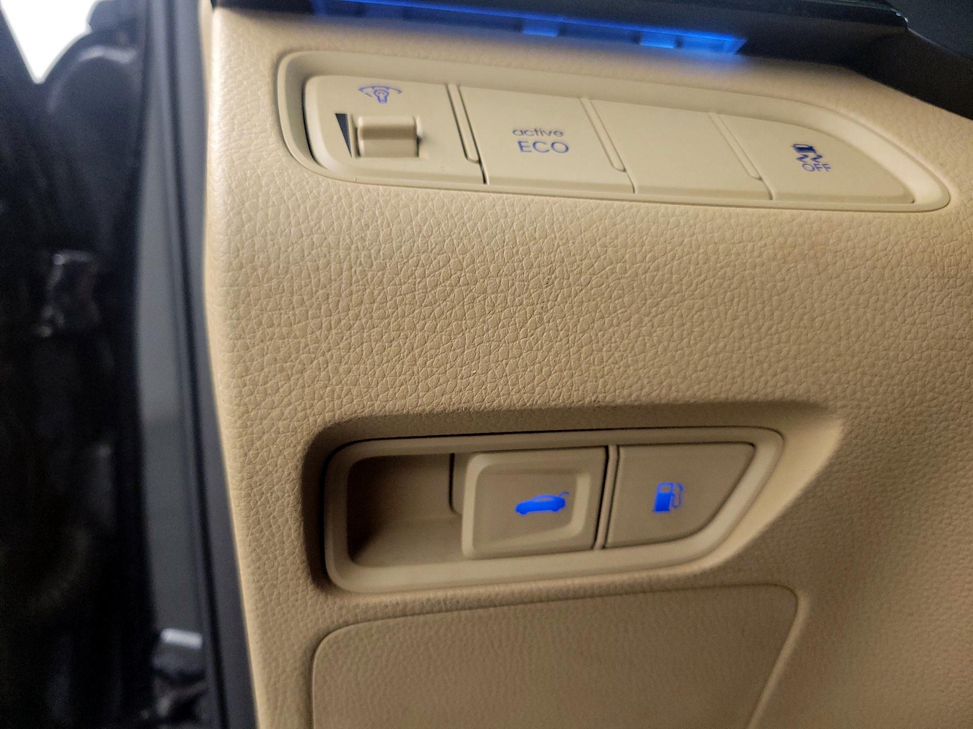 Thumbnail: 2014 Hyundai Azera - 13