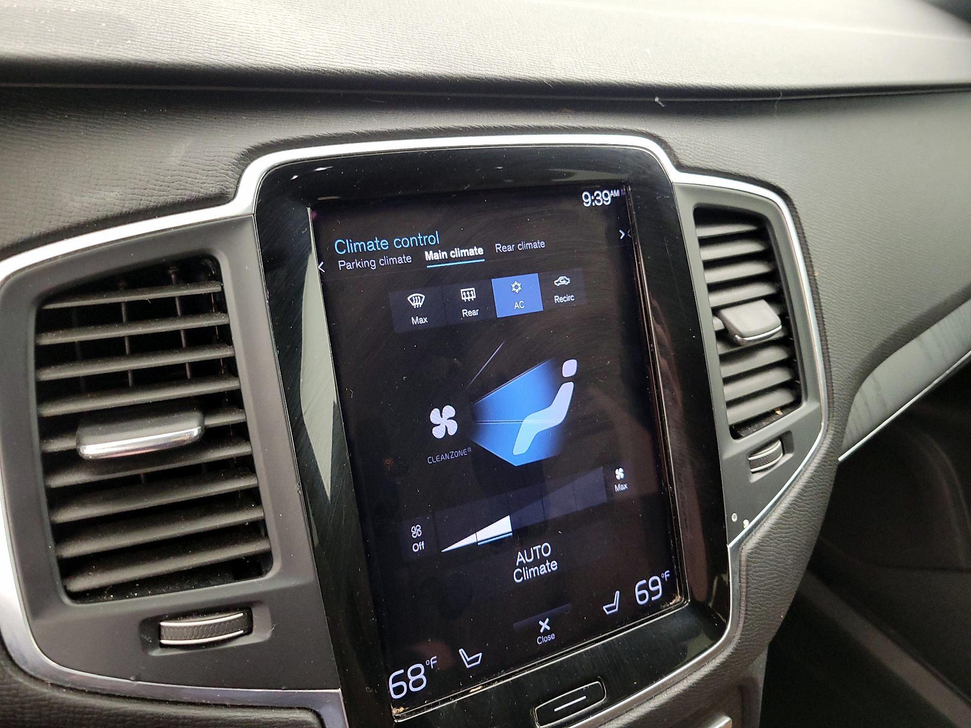 Thumbnail: 2020 Volvo XC90 - 17