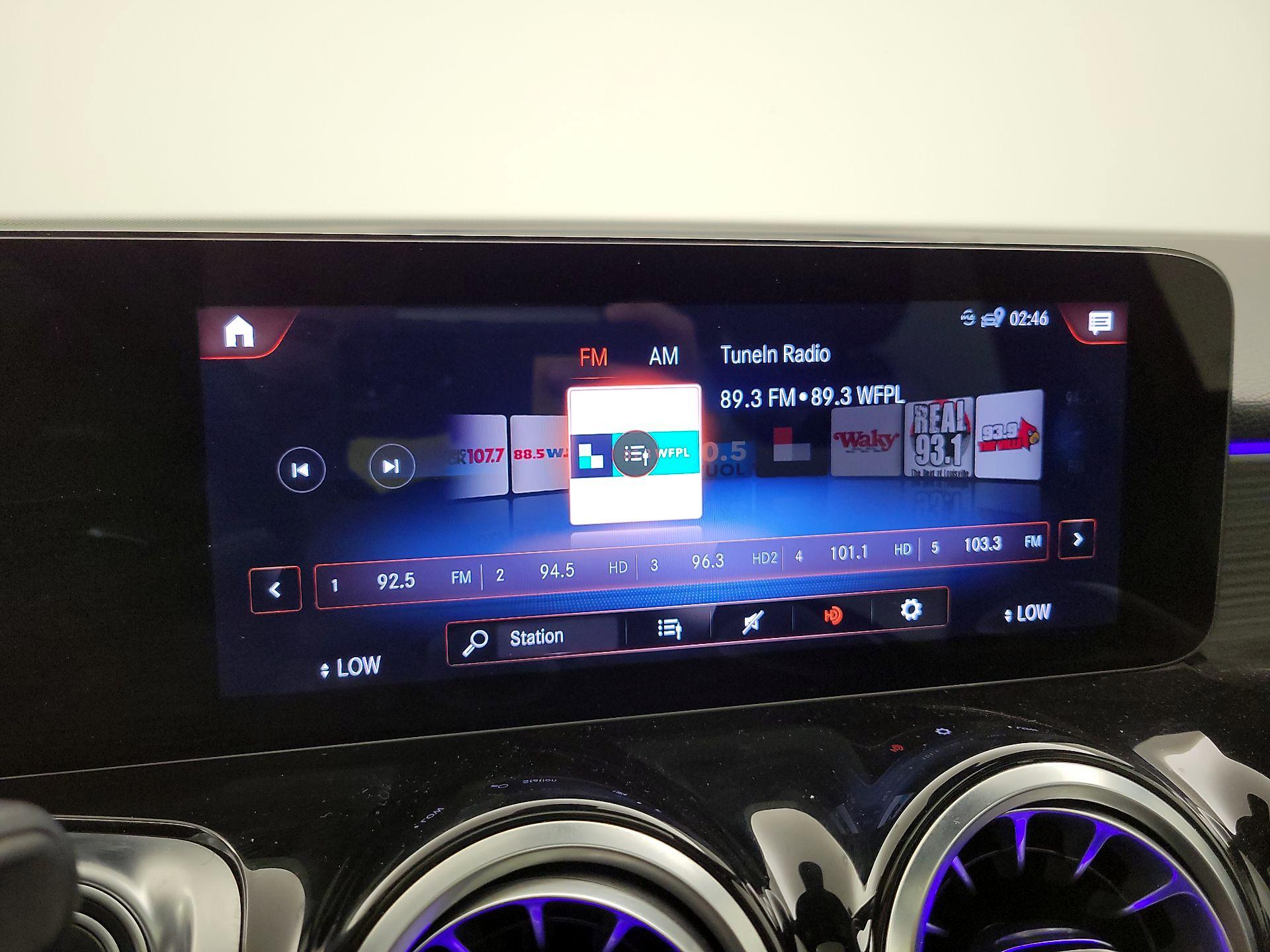 Thumbnail: 2022 Mercedes-Benz GLB - 16