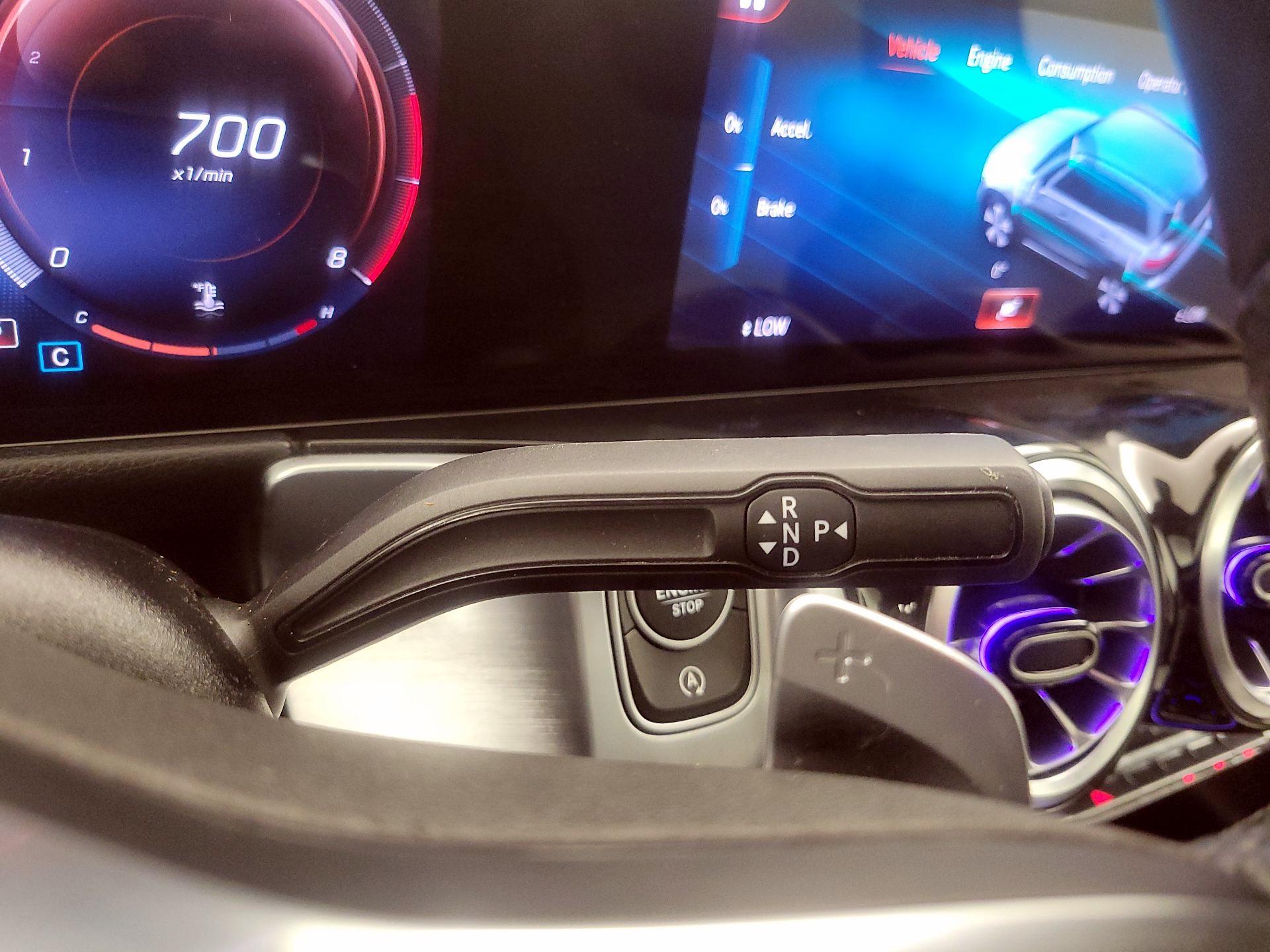 Thumbnail: 2022 Mercedes-Benz GLB - 18