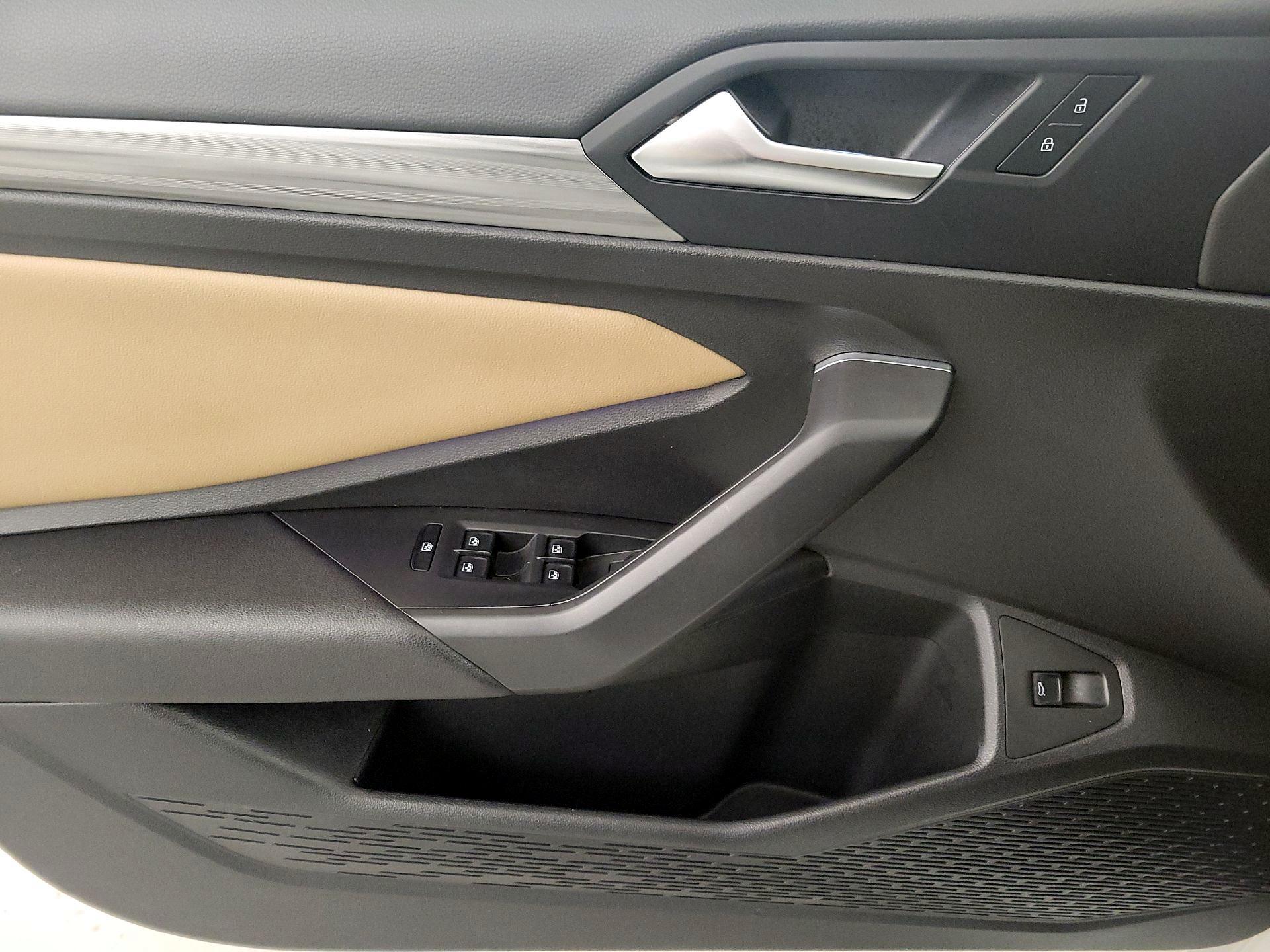 Thumbnail: 2019 Volkswagen Jetta - 12