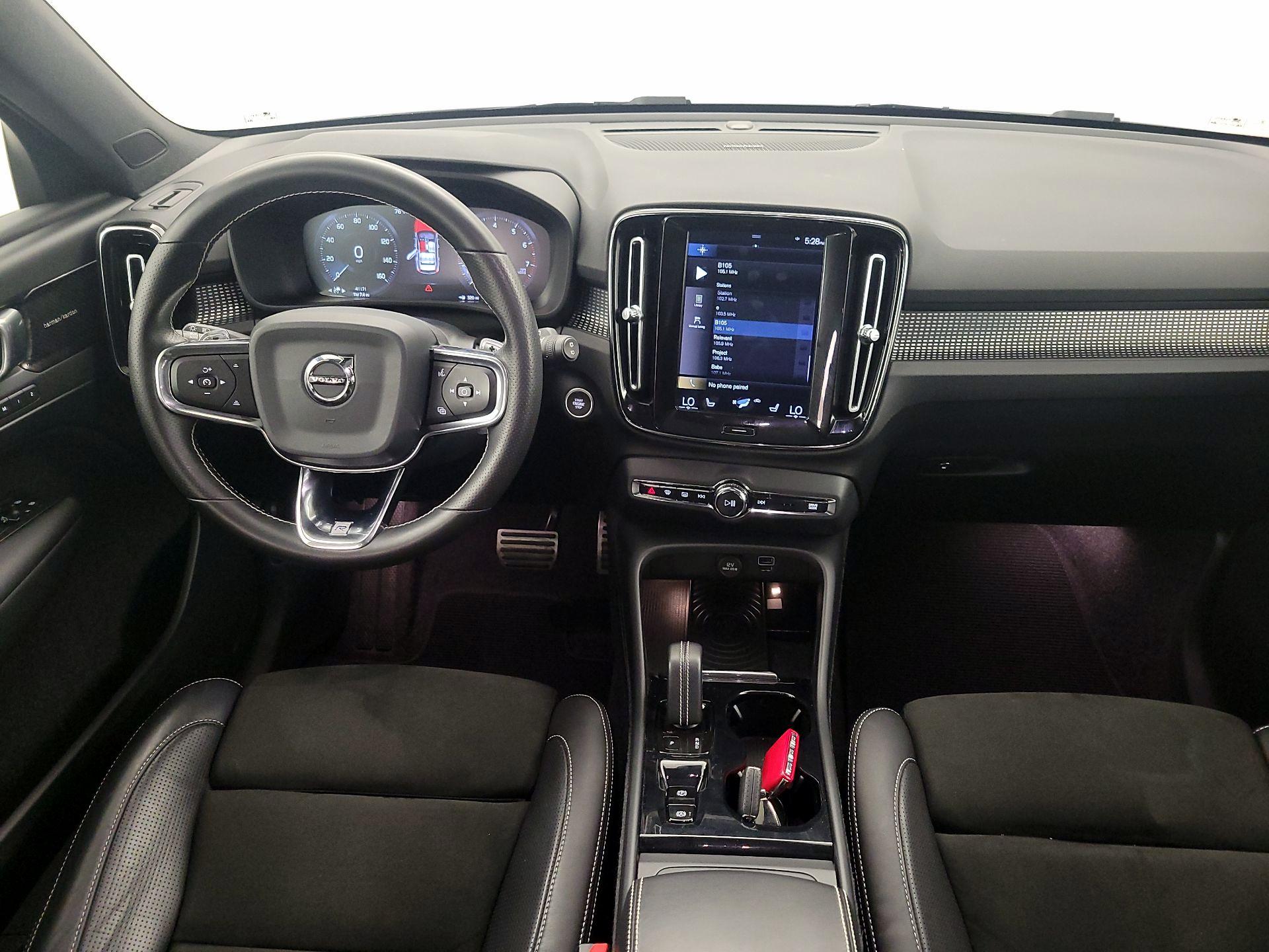 Thumbnail: 2019 Volvo XC40 - 9