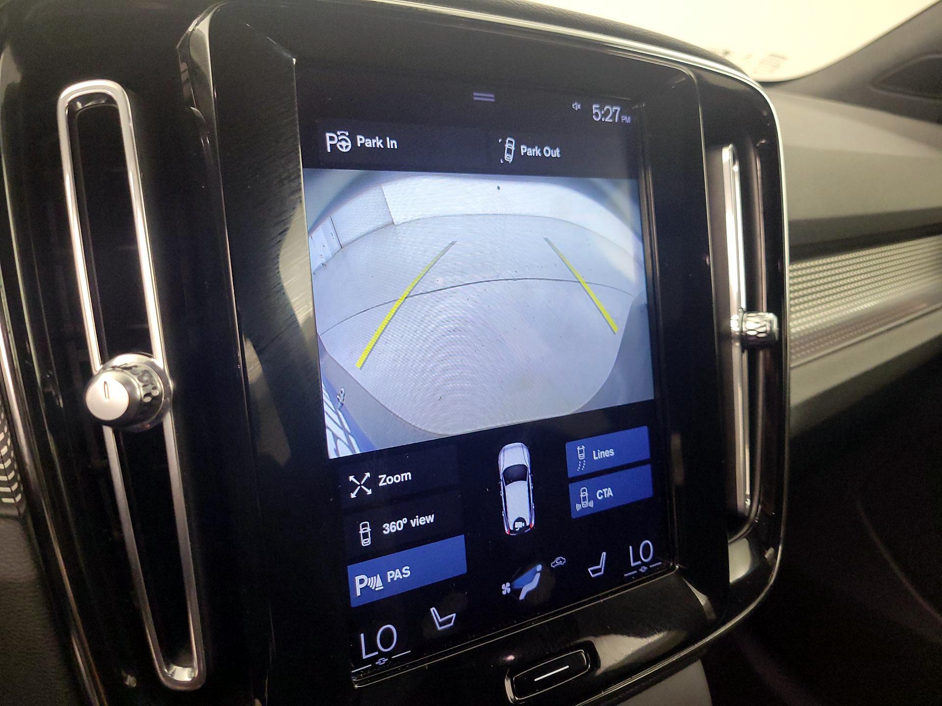 Thumbnail: 2019 Volvo XC40 - 15