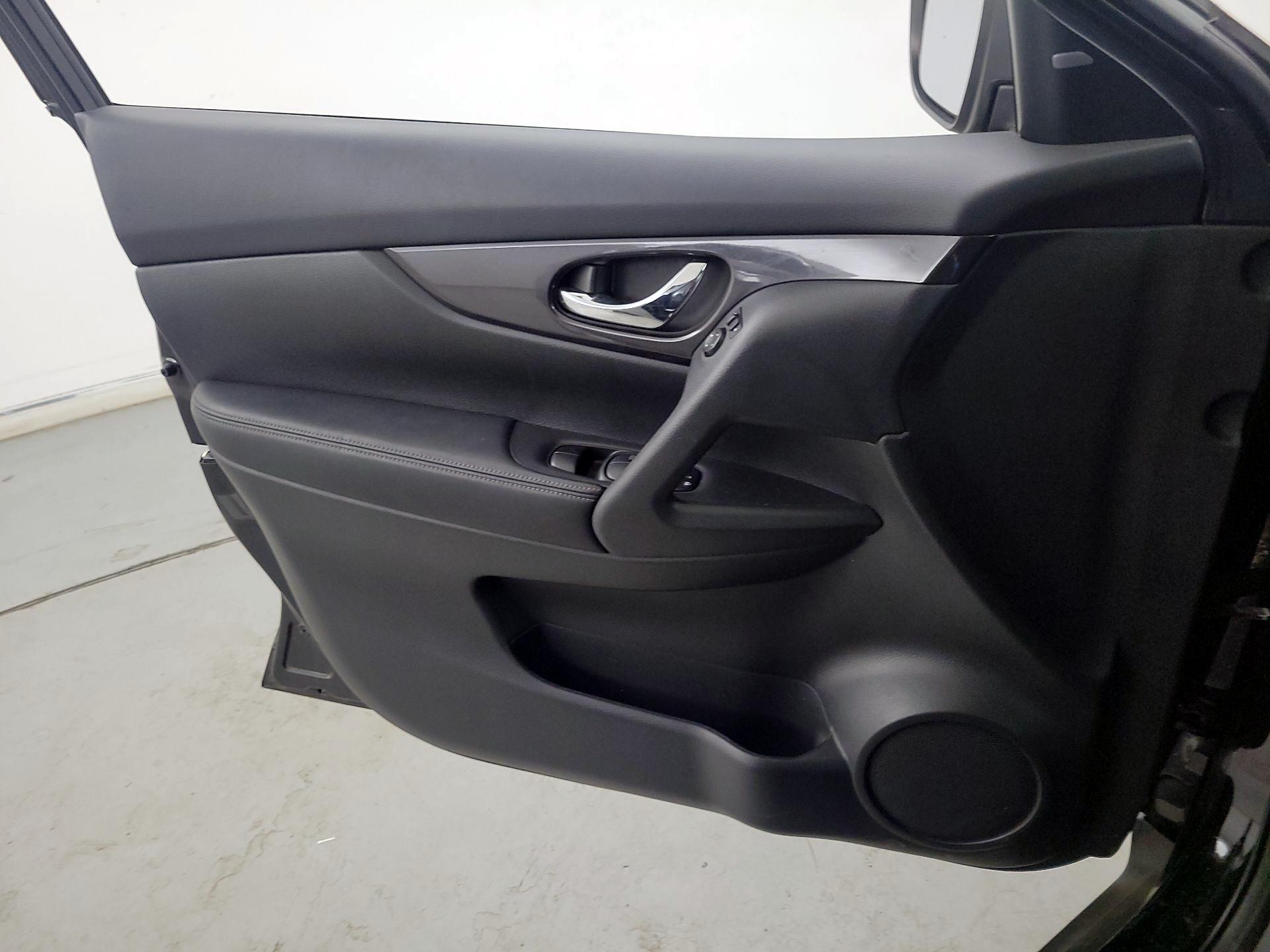 Thumbnail: 2020 Nissan Rogue - 12