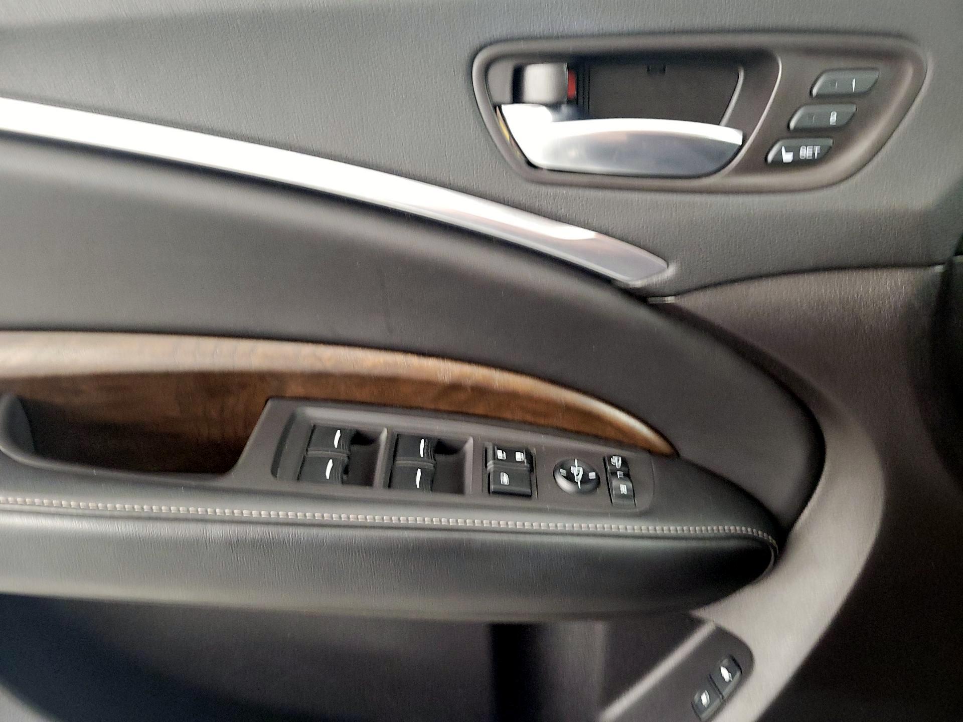 Thumbnail: 2017 Acura MDX - 12