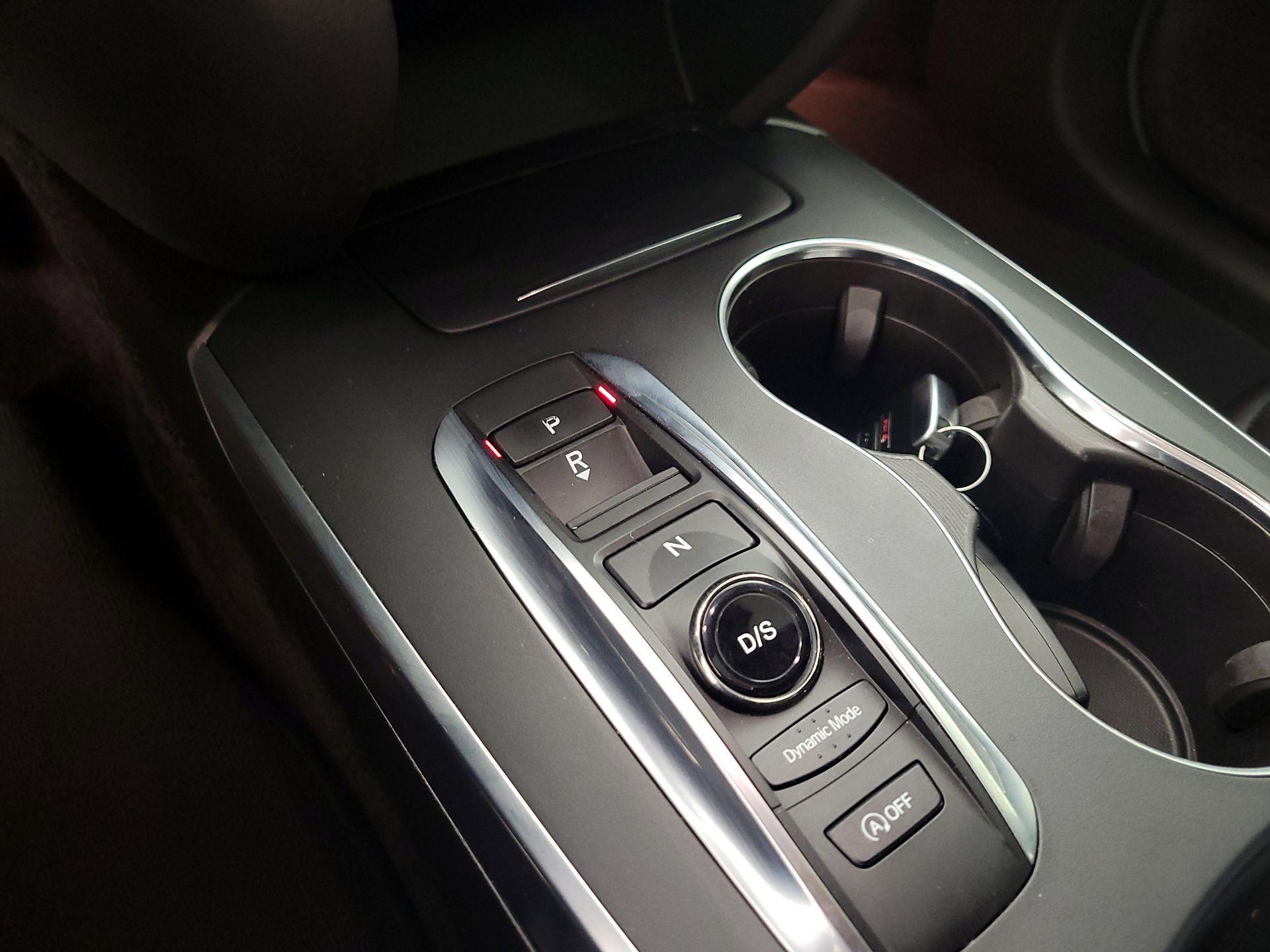 Thumbnail: 2017 Acura MDX - 17