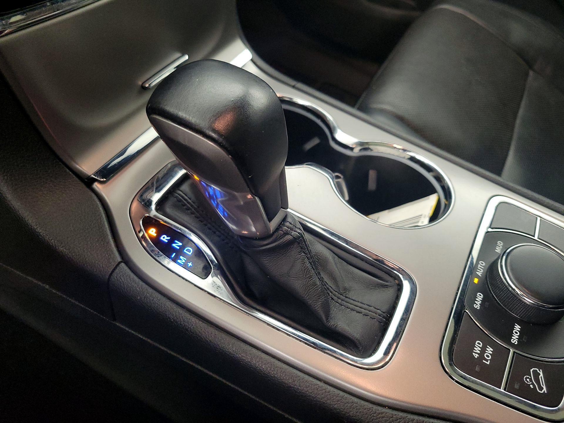 Thumbnail: 2020 Jeep Grand Cherokee - 18