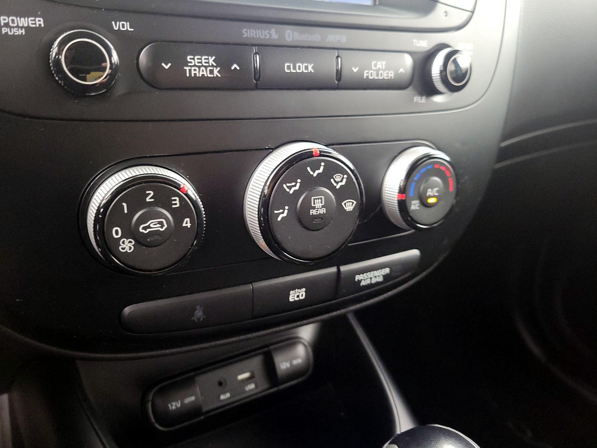 Thumbnail: 2016 Kia Soul - 16