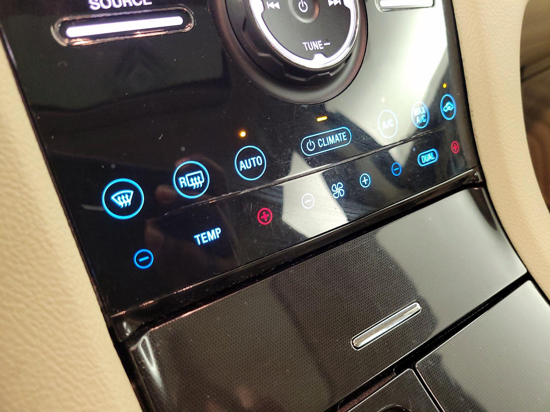 Thumbnail: 2019 Ford Taurus - 17