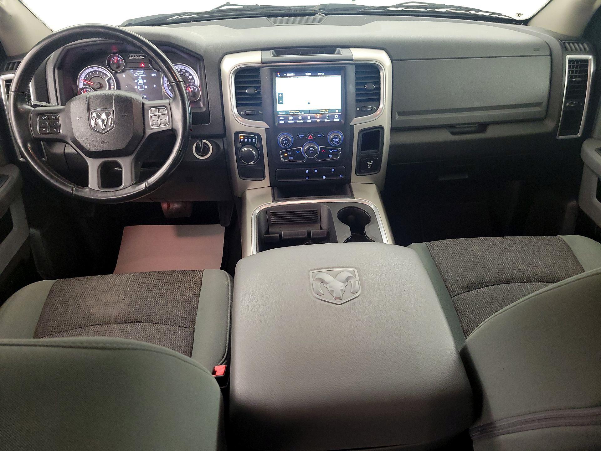 Thumbnail: 2020 RAM 1500 Classic - 9