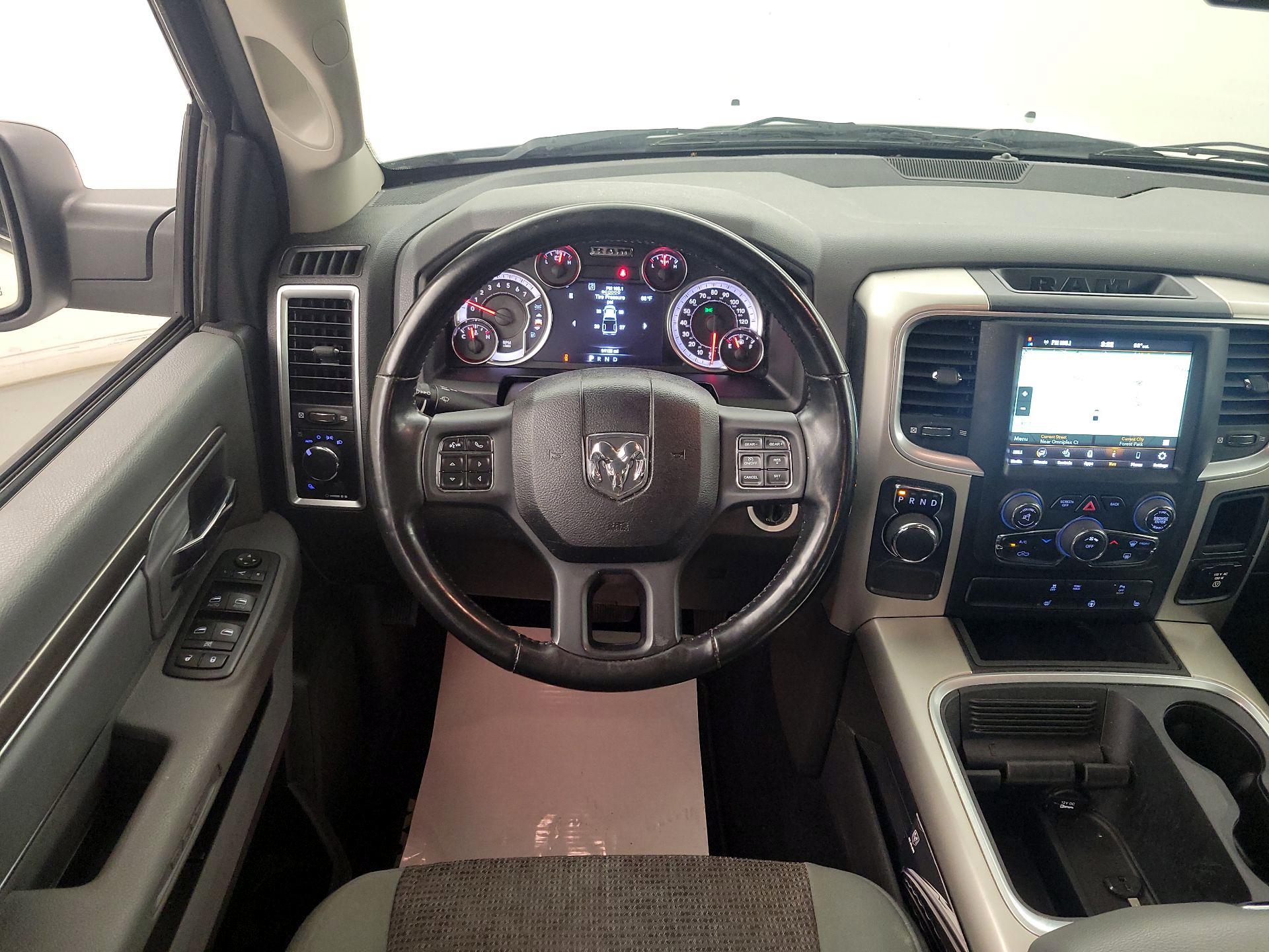 Thumbnail: 2020 RAM 1500 Classic - 10