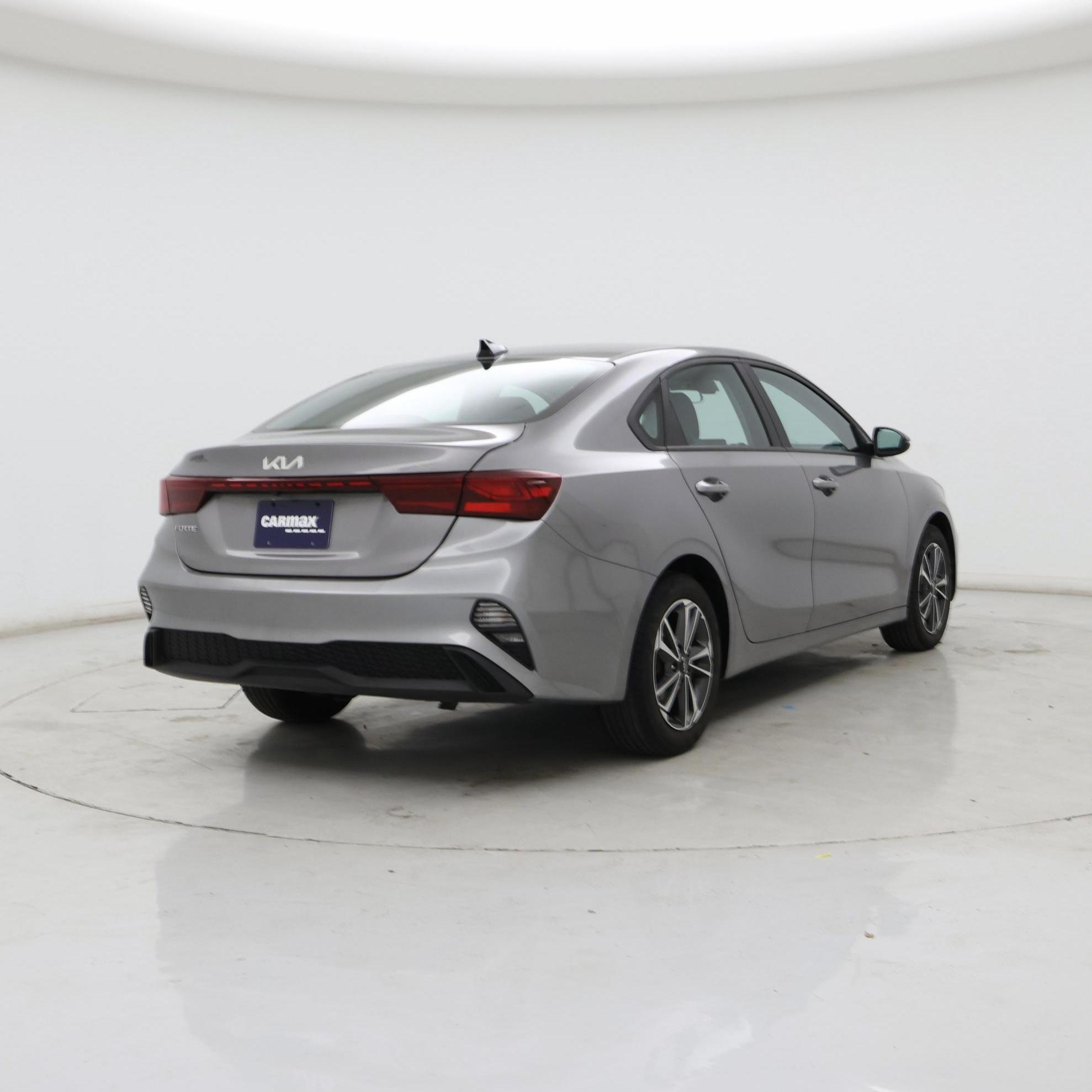 Thumbnail: 2023 Kia Forte - 8
