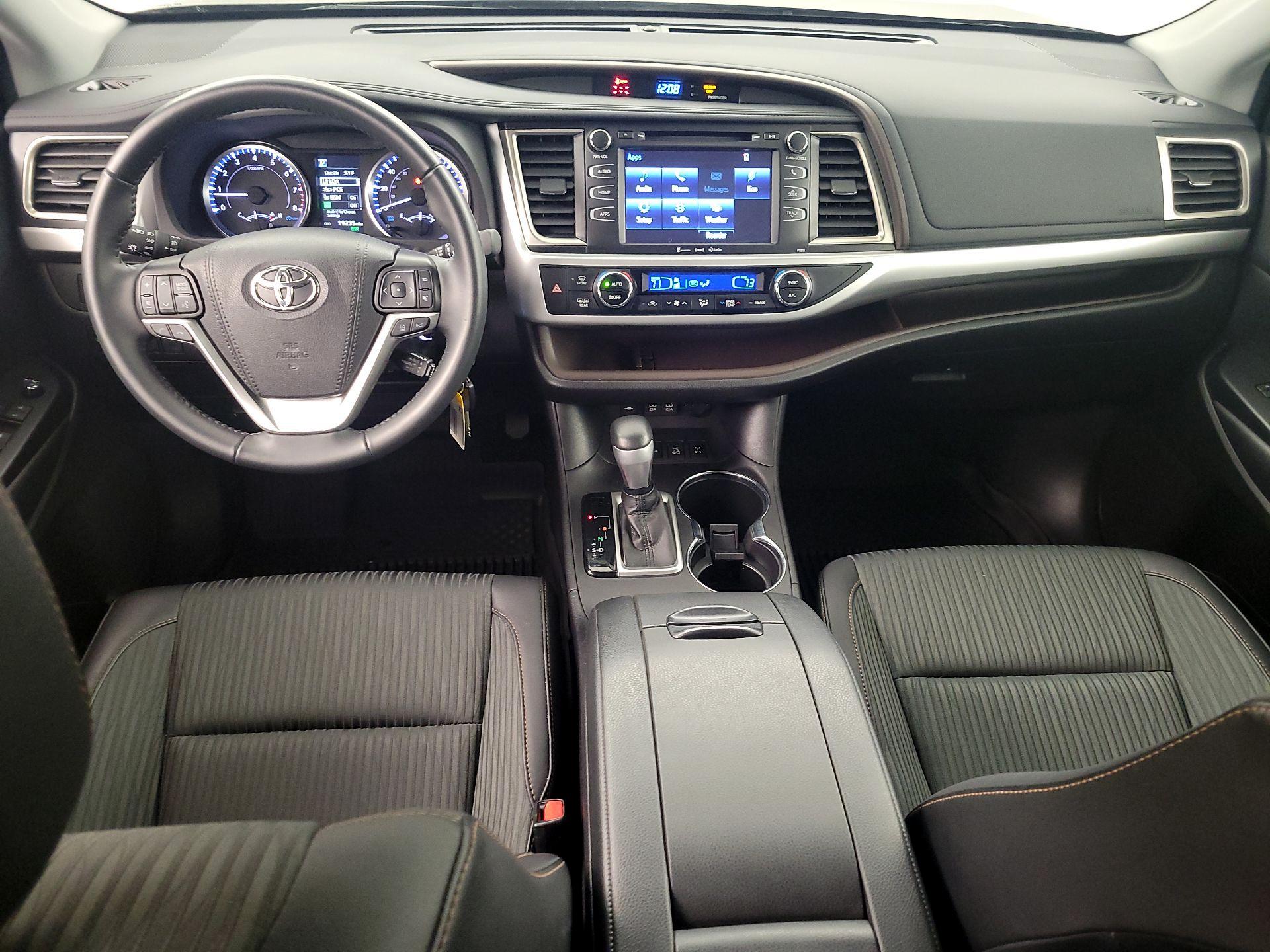 Thumbnail: 2019 Toyota Highlander - 9