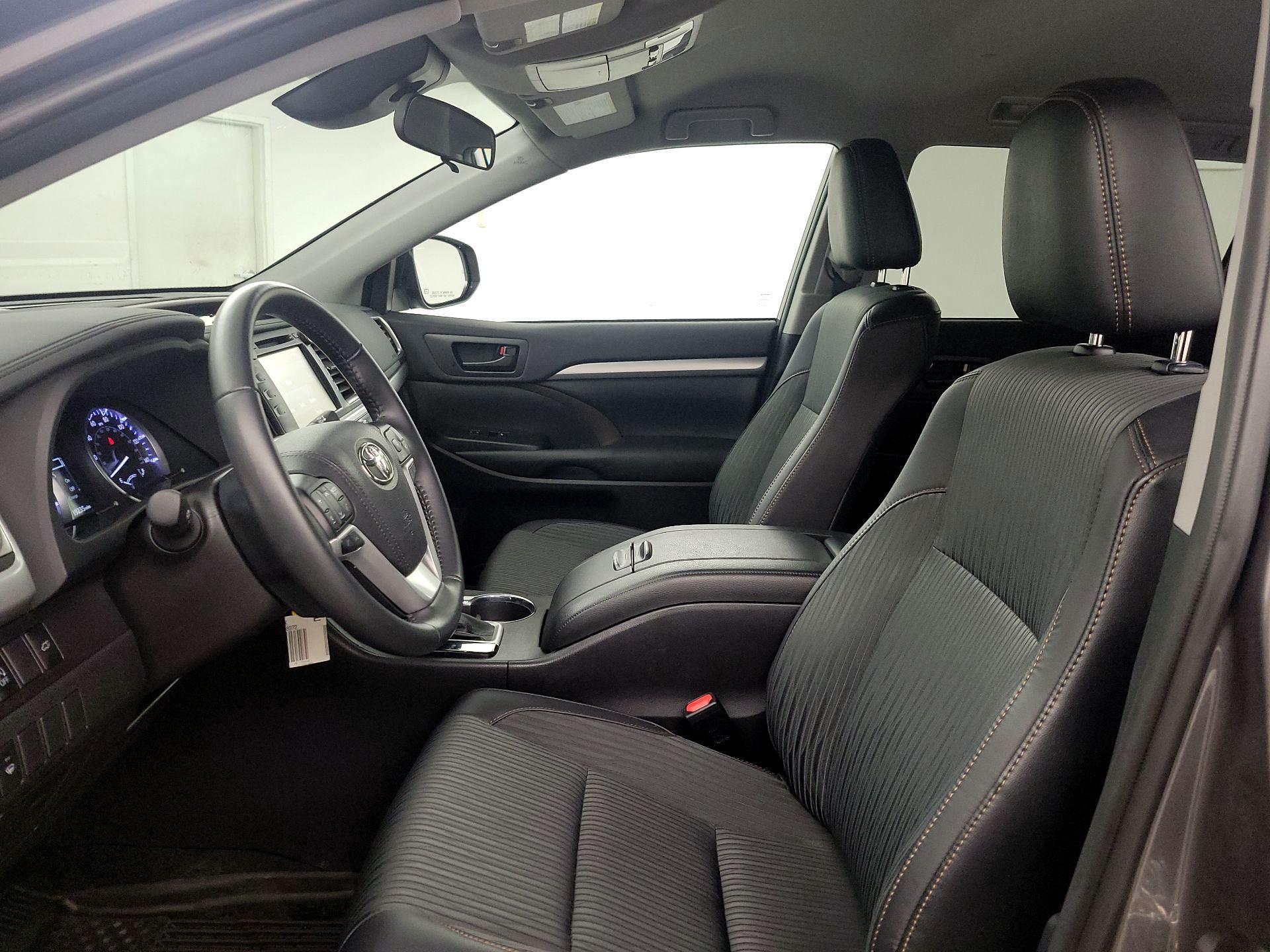 Thumbnail: 2019 Toyota Highlander - 11