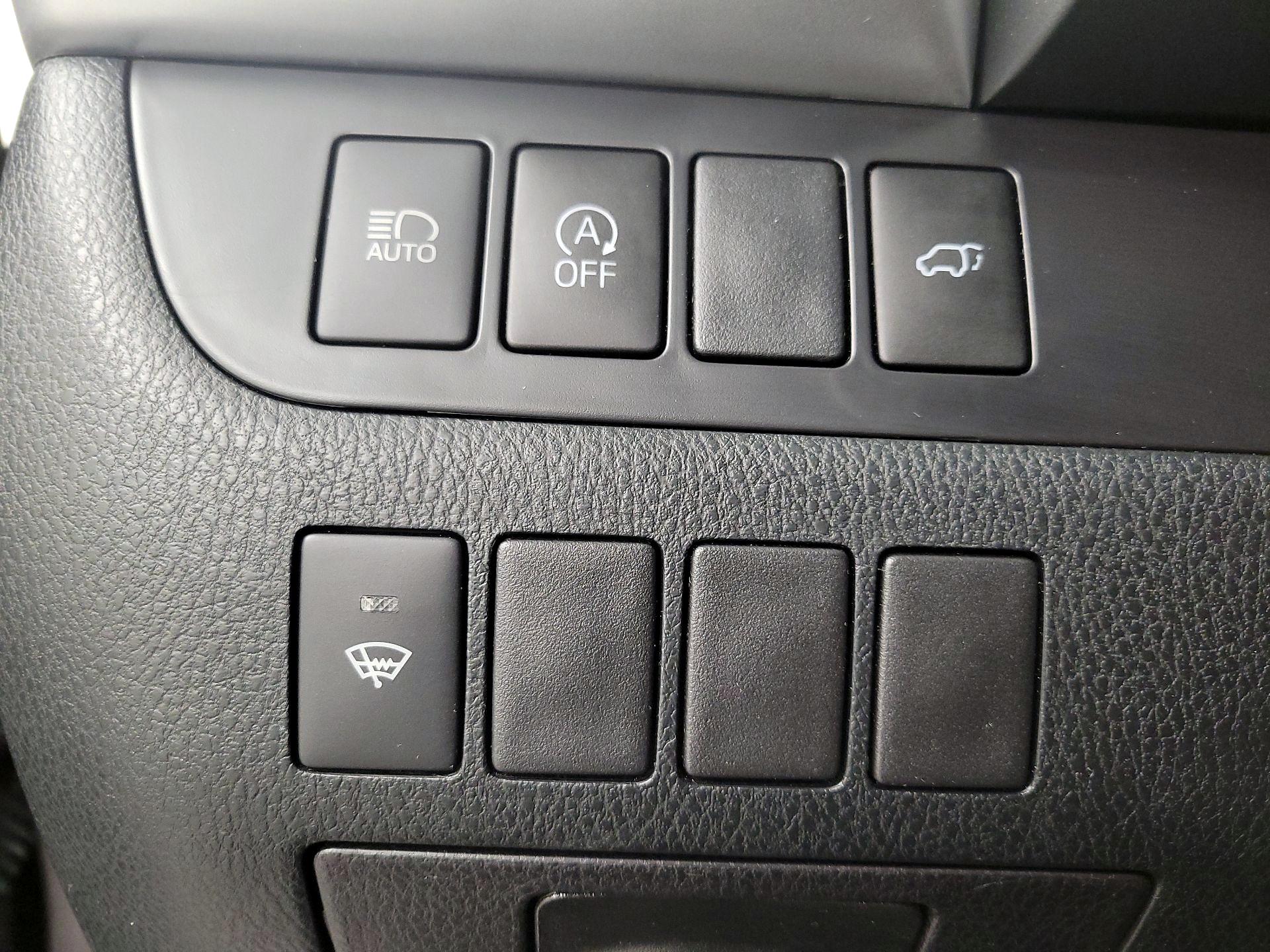 Thumbnail: 2019 Toyota Highlander - 13