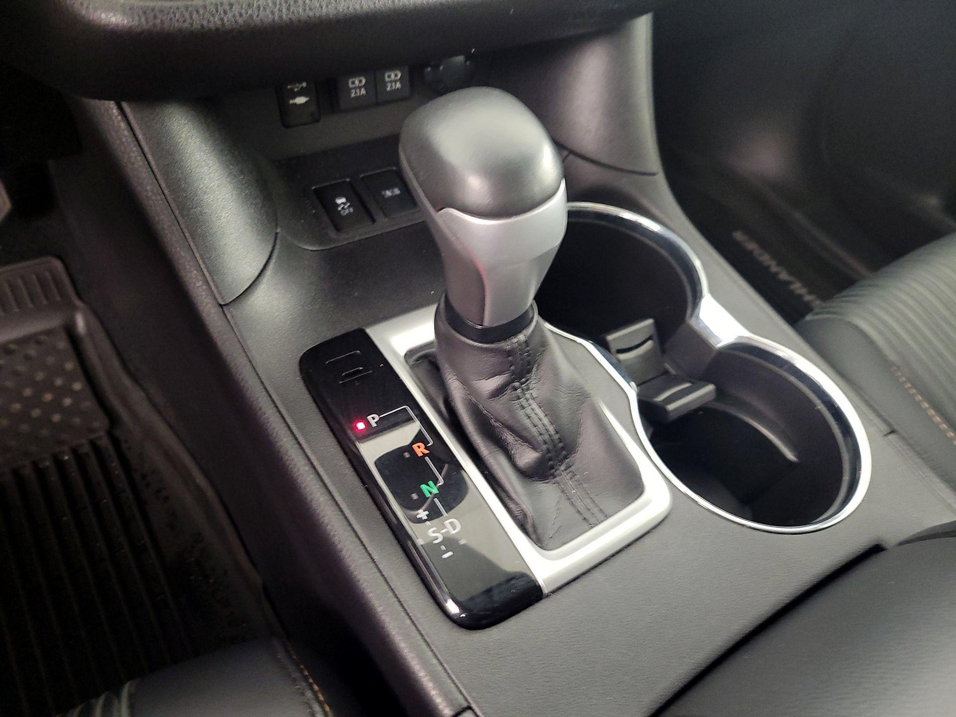 Thumbnail: 2019 Toyota Highlander - 17