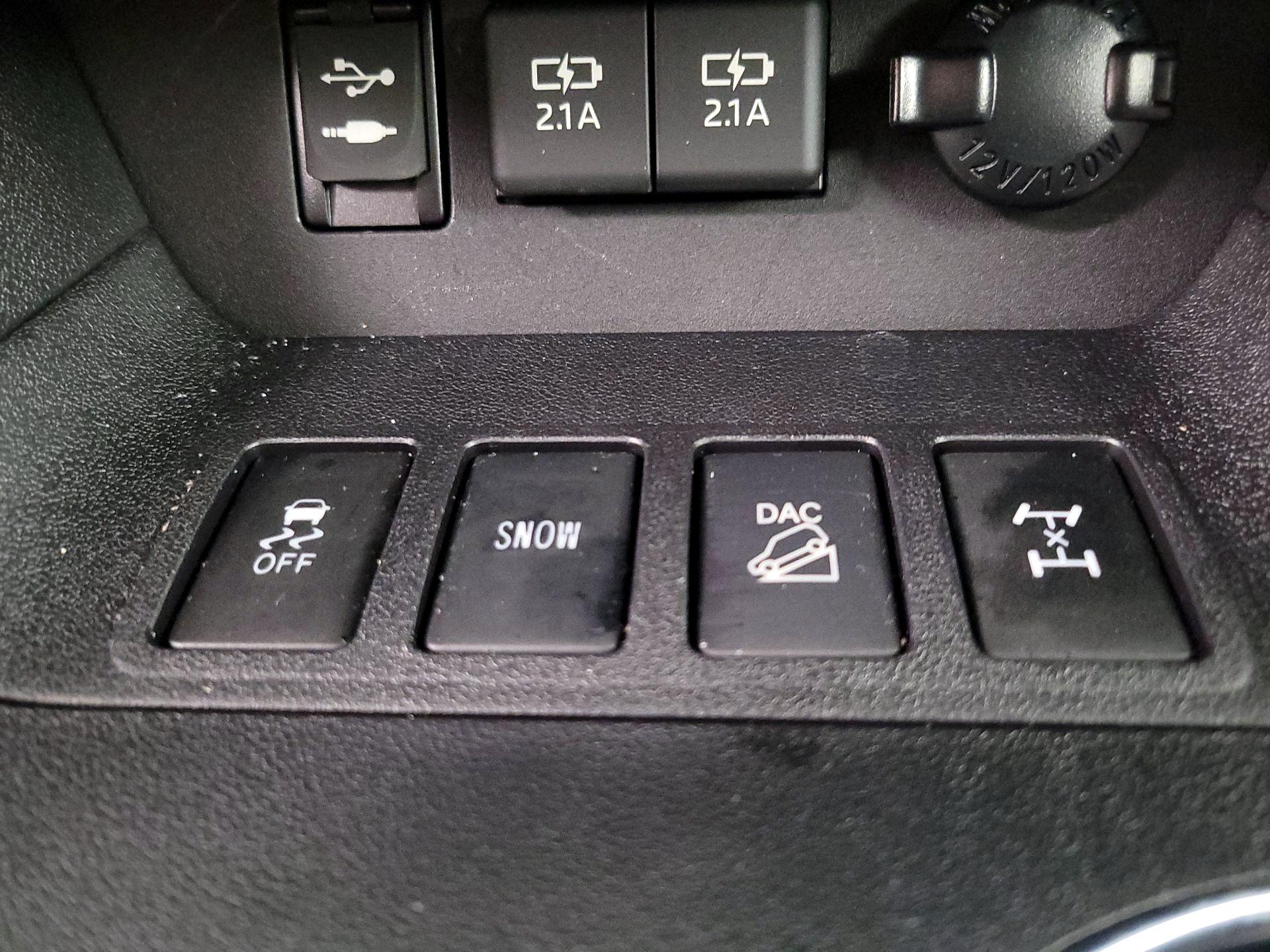 Thumbnail: 2019 Toyota Highlander - 18