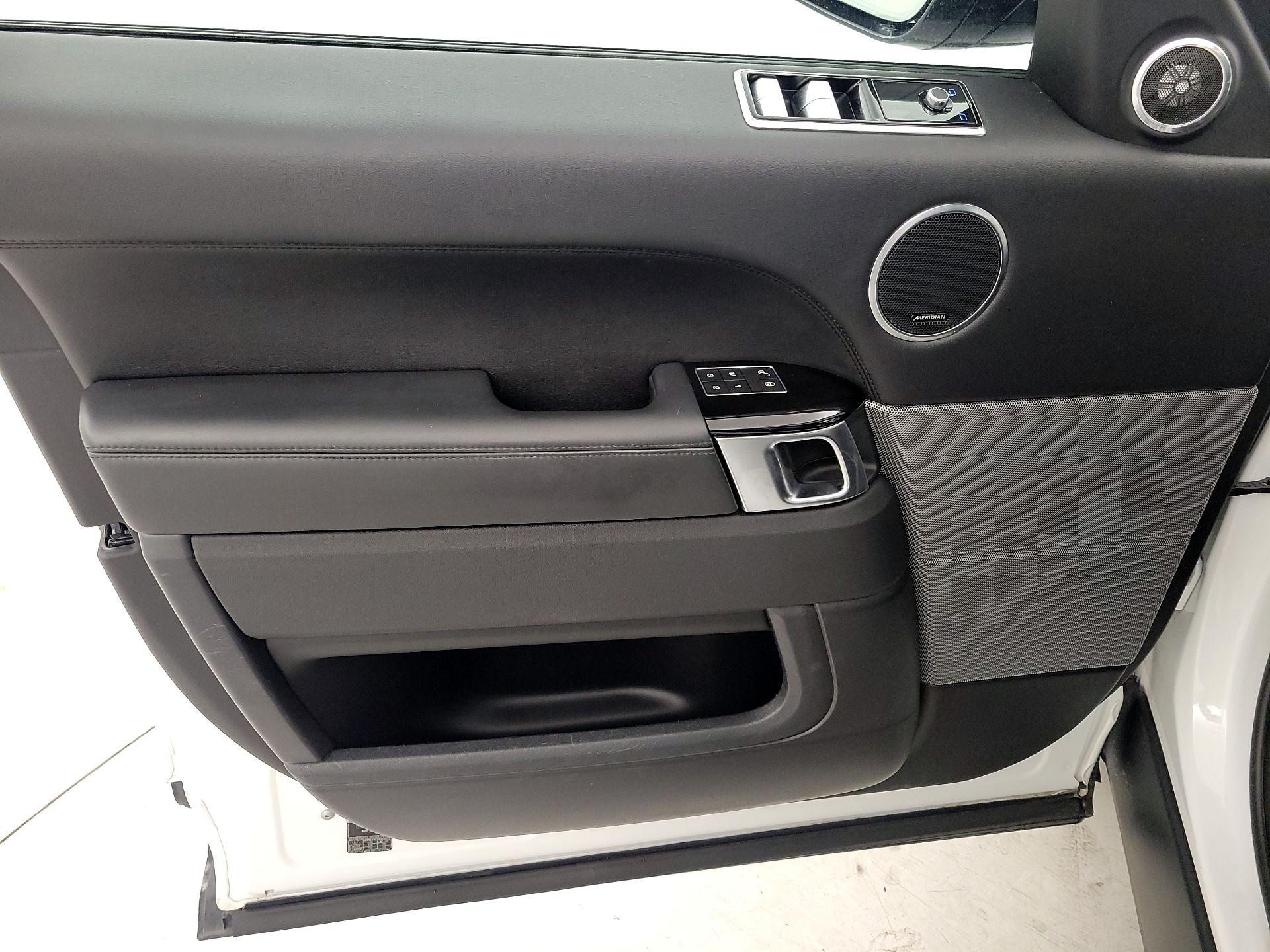 Thumbnail: 2020 Land Rover Range Rover Sport - 12