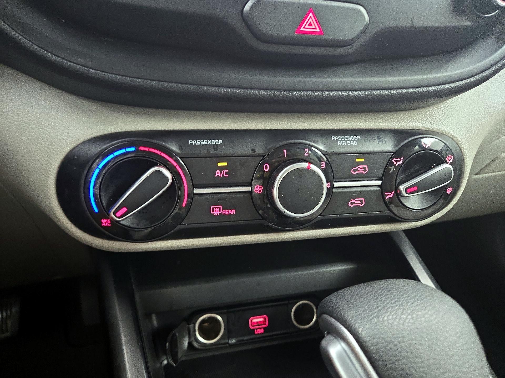 Thumbnail: 2020 Kia Soul - 16