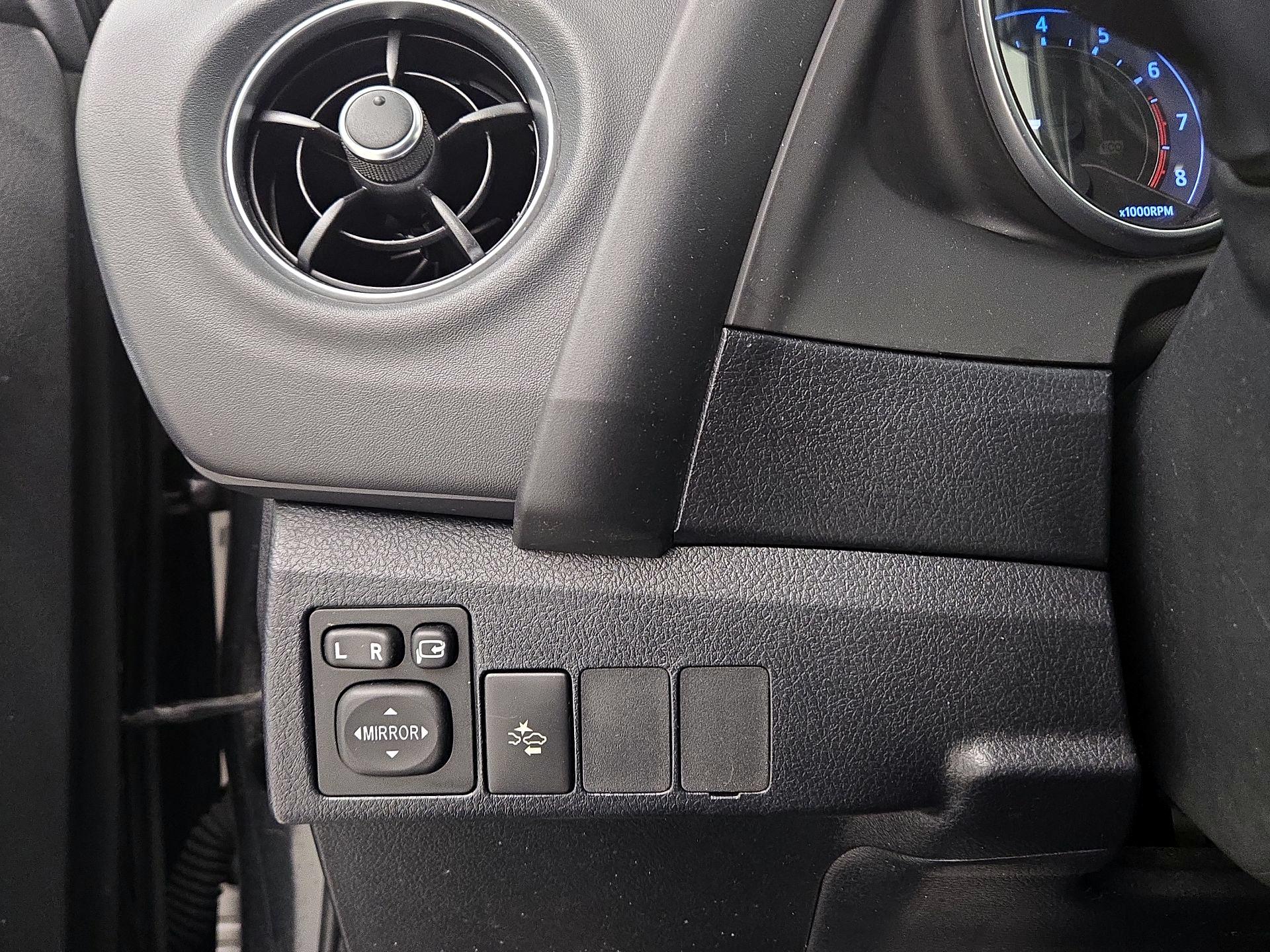 Thumbnail: 2018 Toyota Corolla iM - 13