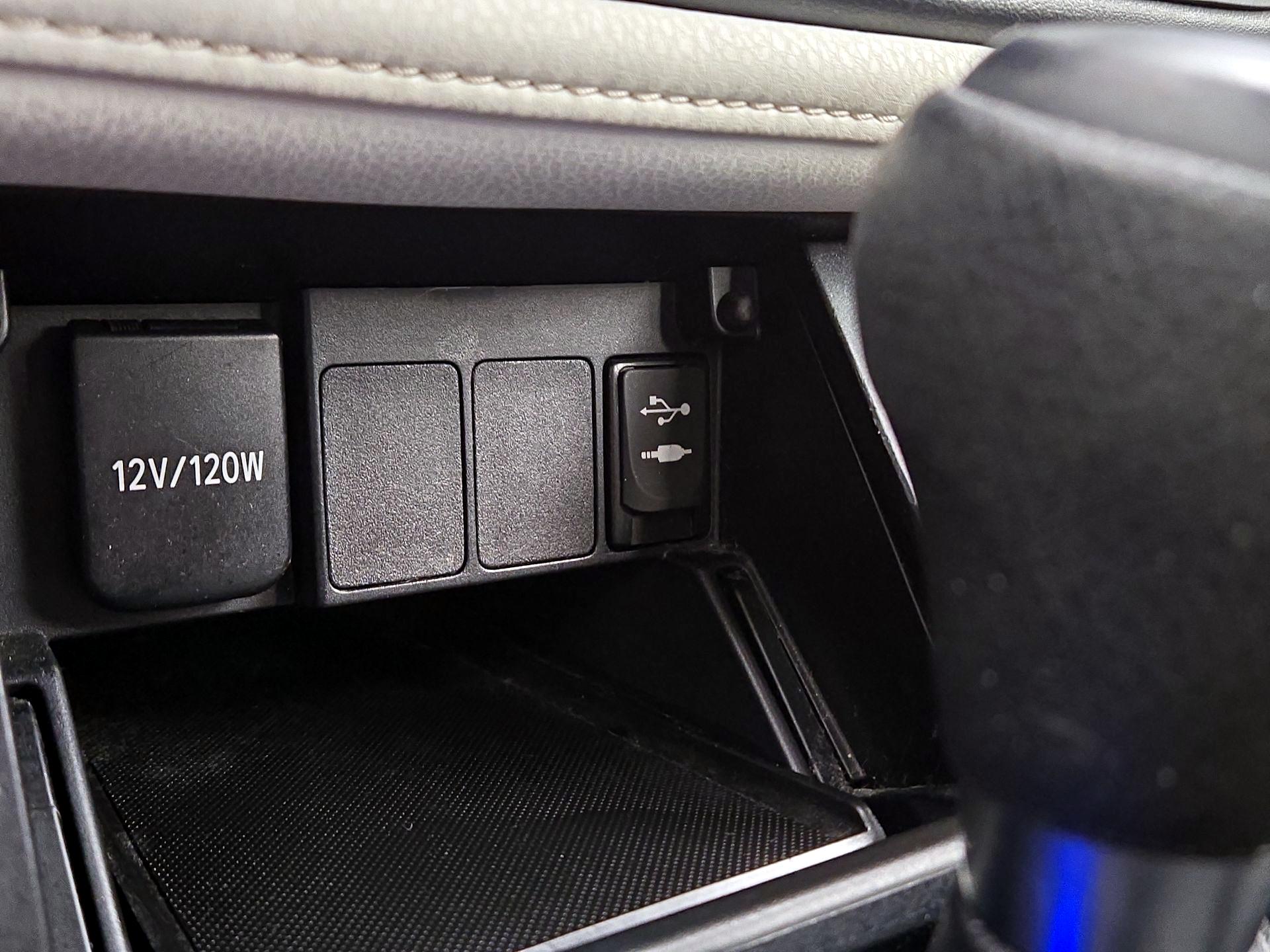 Thumbnail: 2018 Toyota Corolla iM - 18