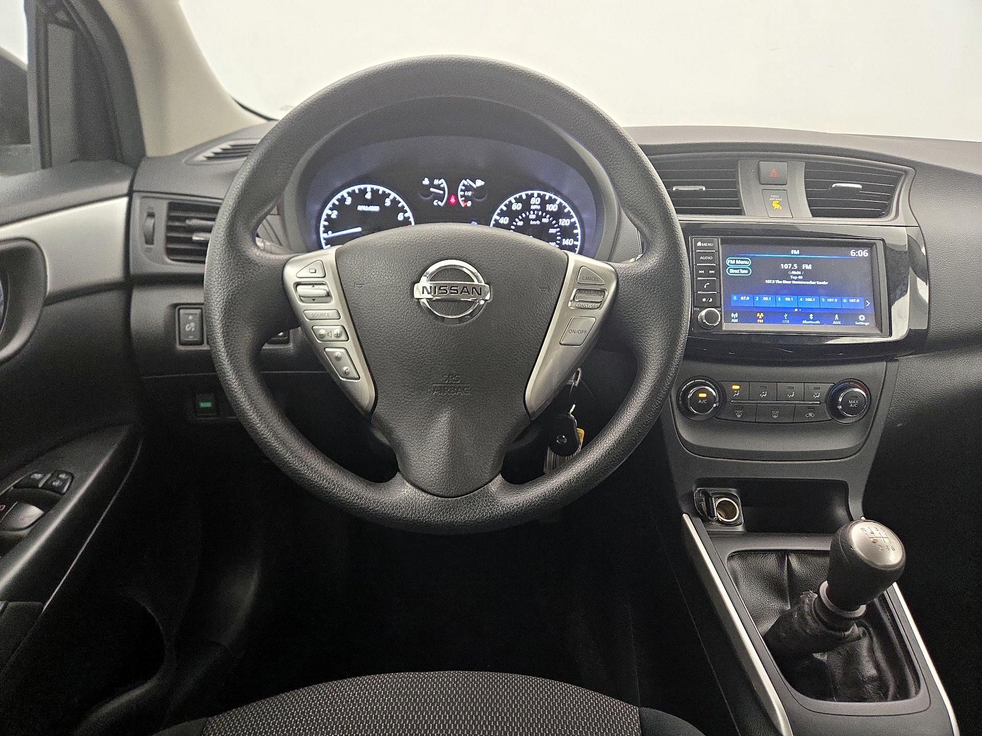 Thumbnail: 2019 Nissan Sentra - 10