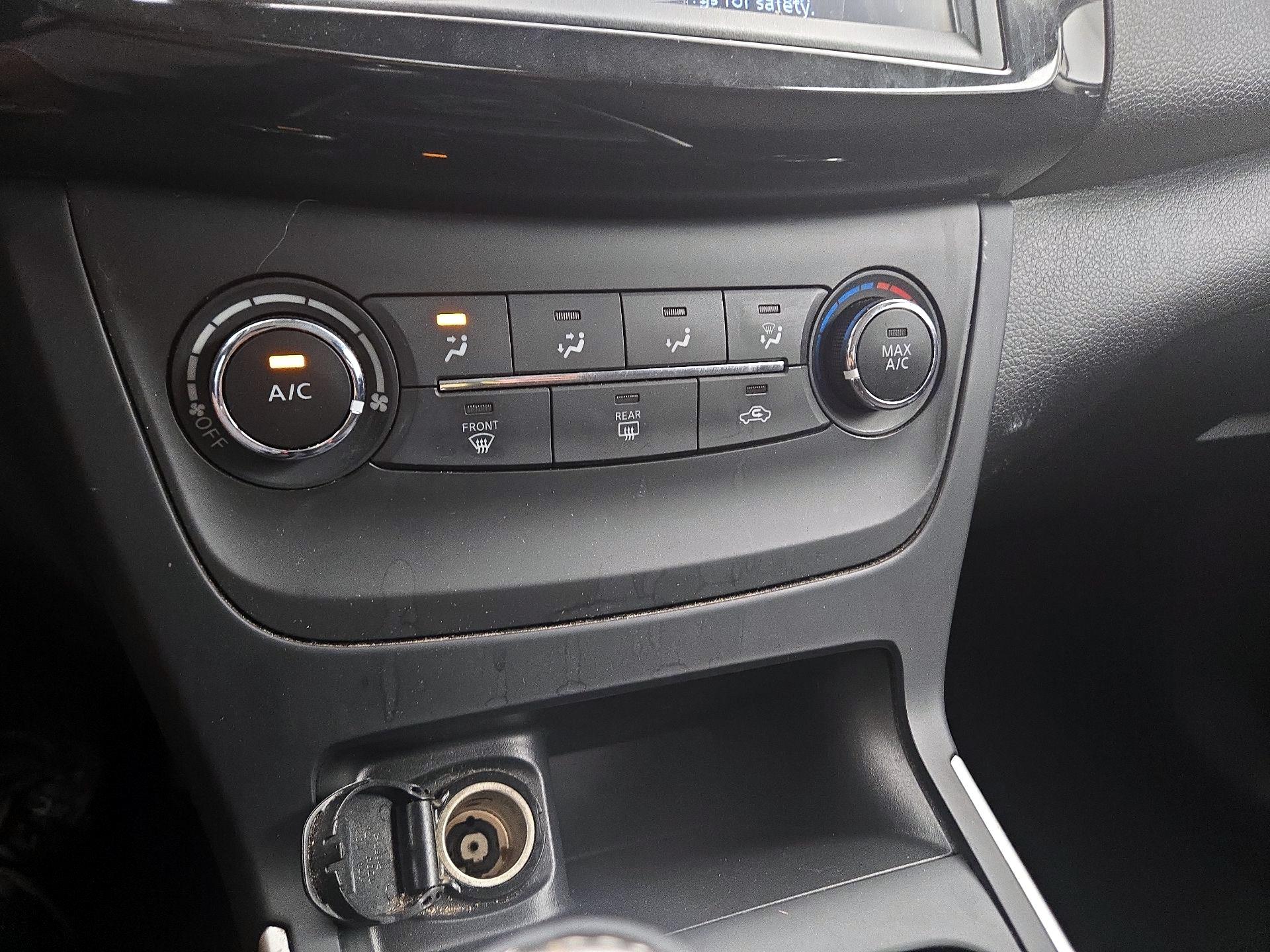 Thumbnail: 2019 Nissan Sentra - 16
