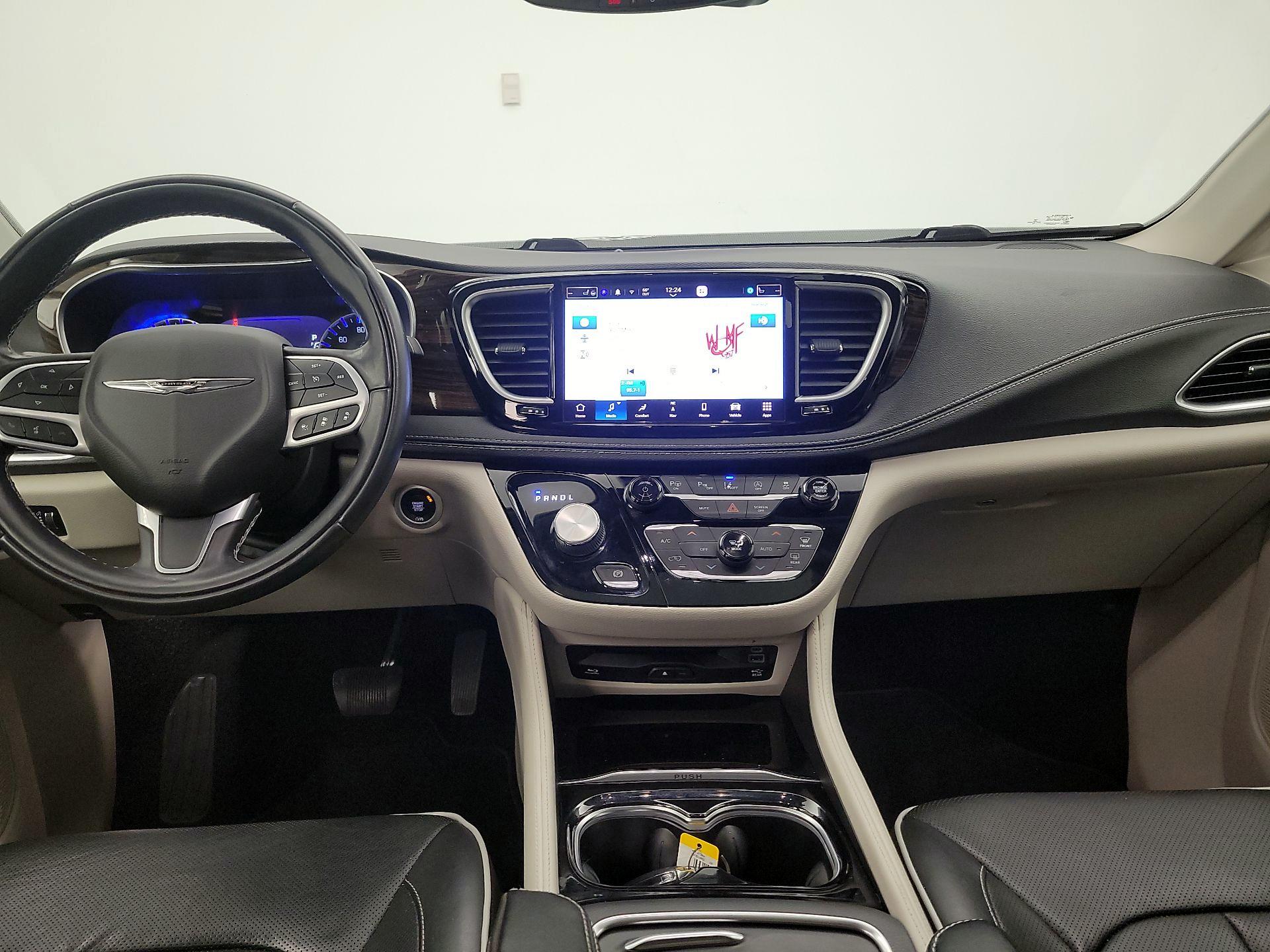 Thumbnail: 2022 Chrysler Pacifica - 9