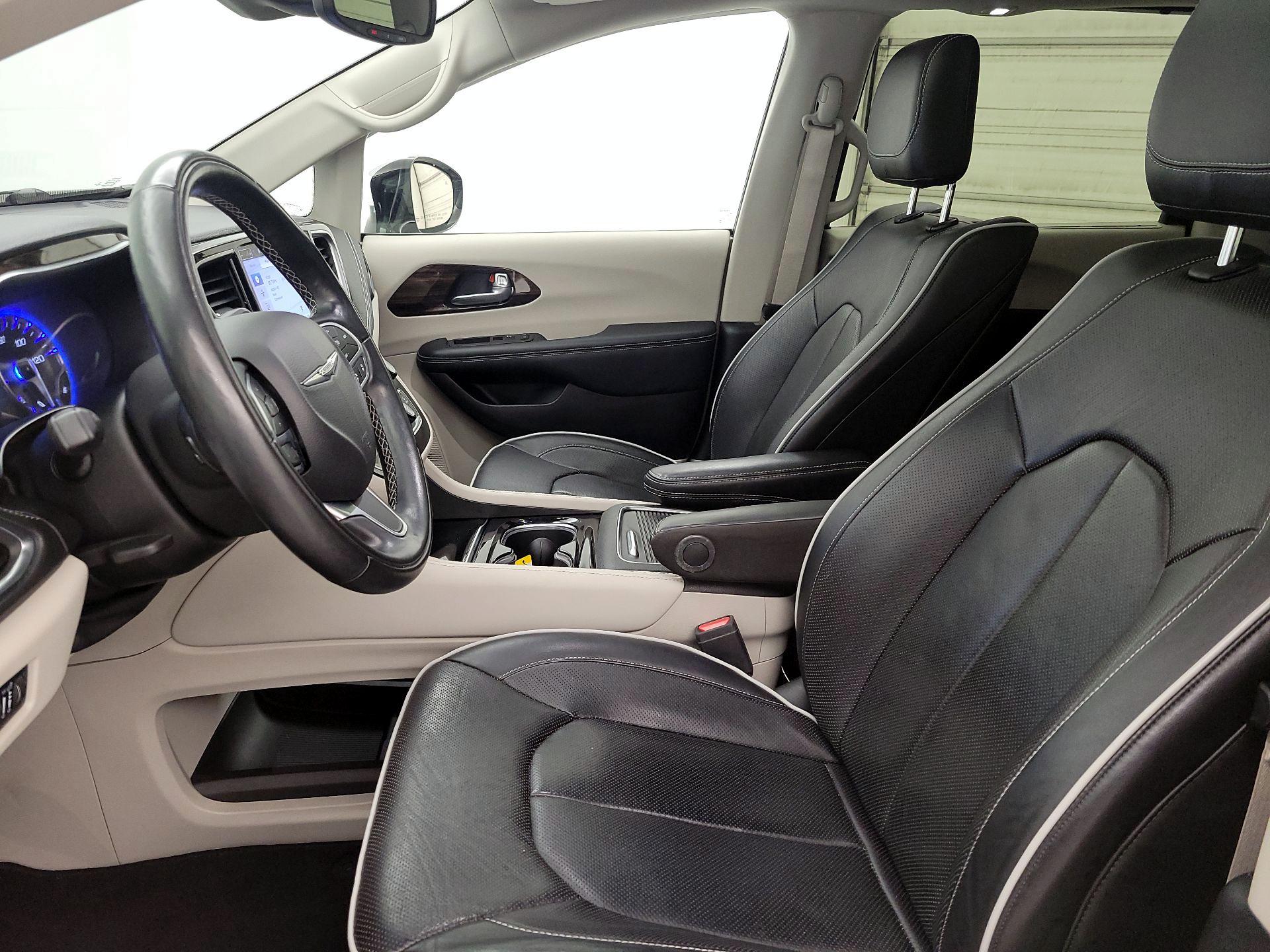 Thumbnail: 2022 Chrysler Pacifica - 11