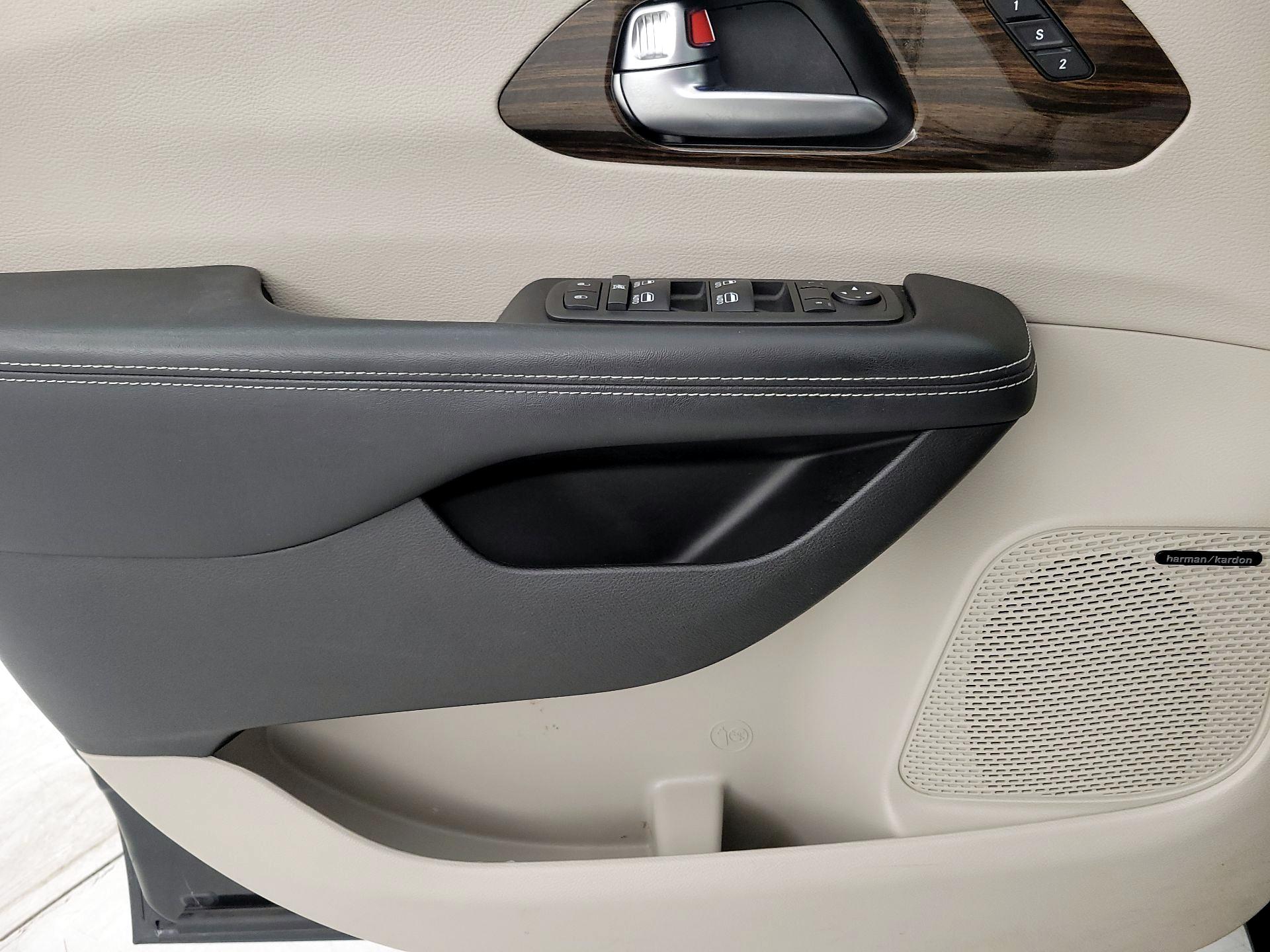 Thumbnail: 2022 Chrysler Pacifica - 12