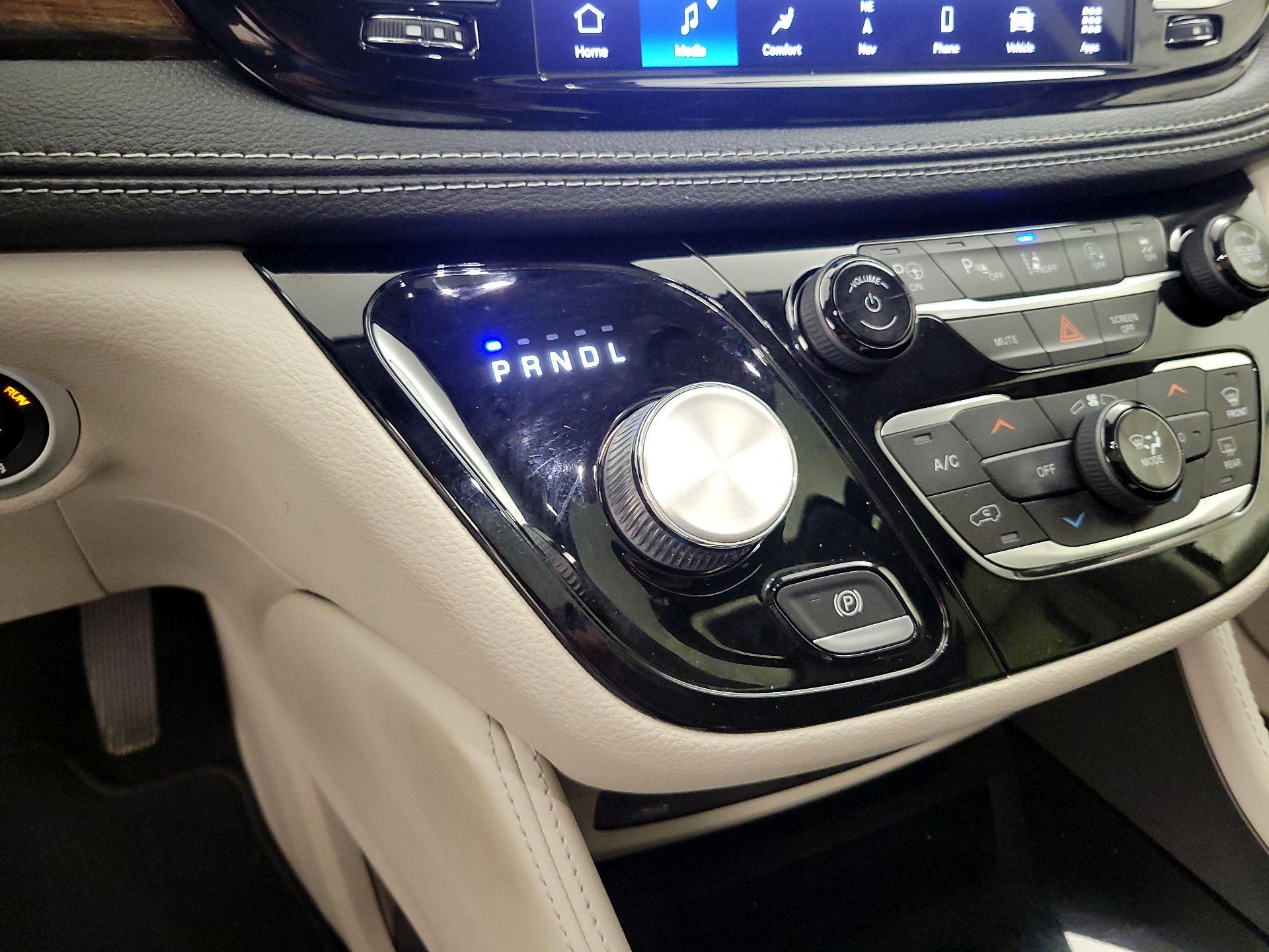 Thumbnail: 2022 Chrysler Pacifica - 17