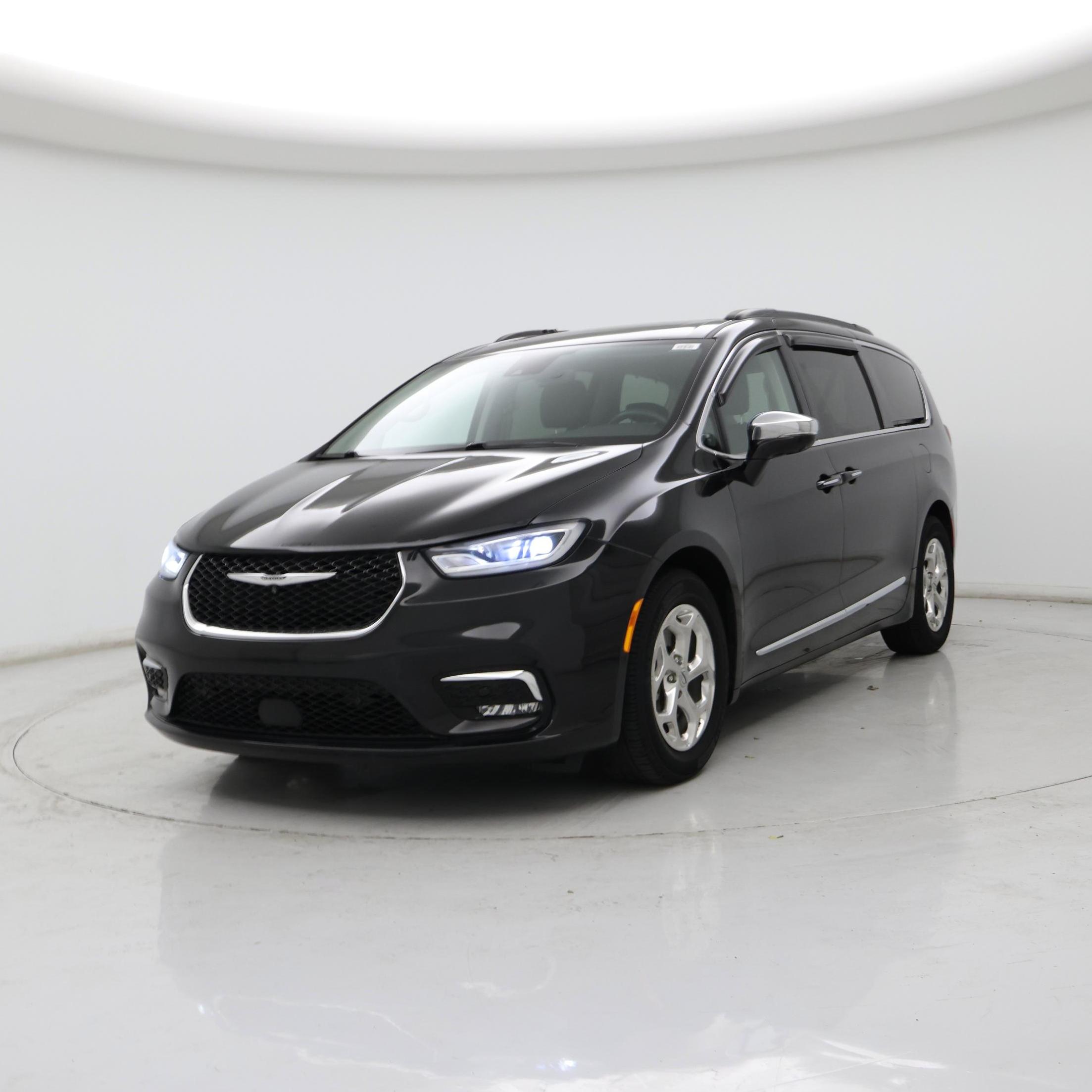 Thumbnail: 2022 Chrysler Pacifica - 4