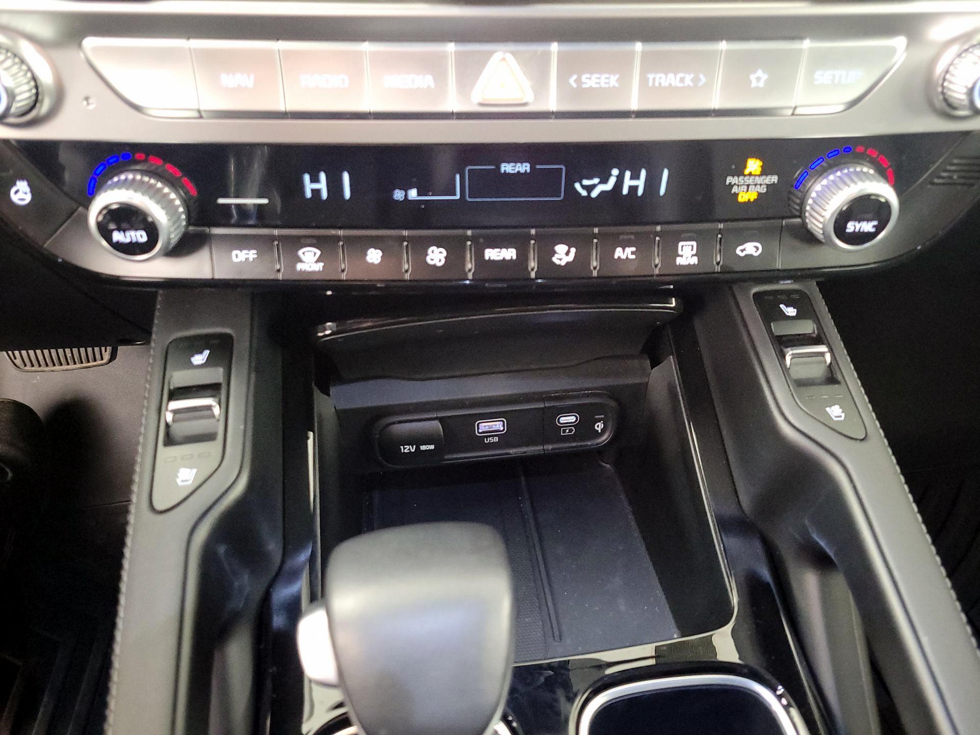 Thumbnail: 2023 Kia Telluride - 17
