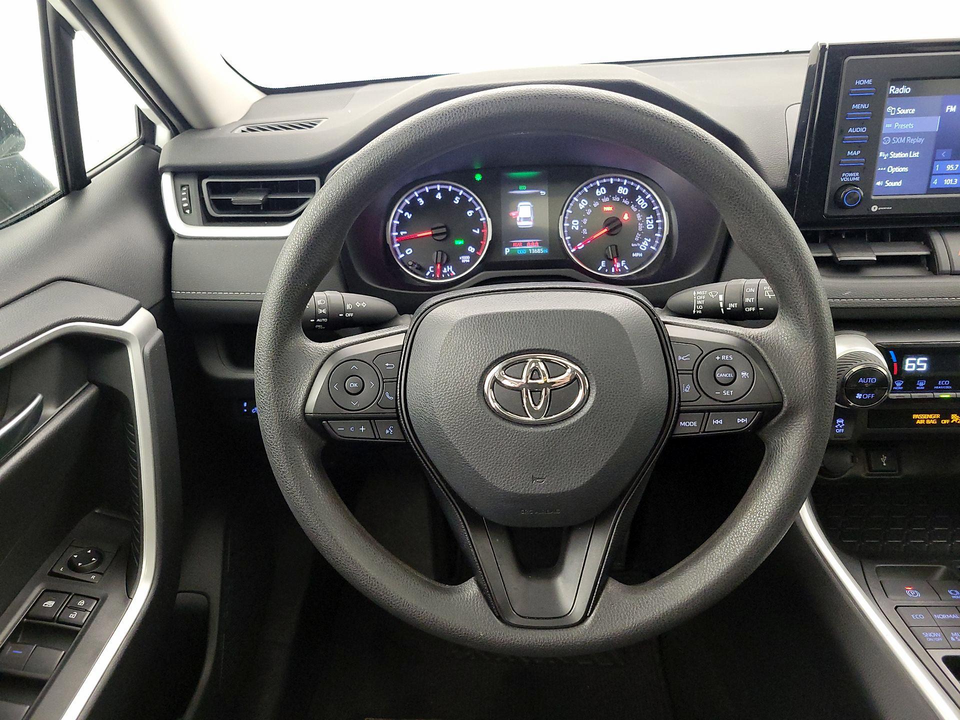 Thumbnail: 2020 Toyota RAV4 - 10