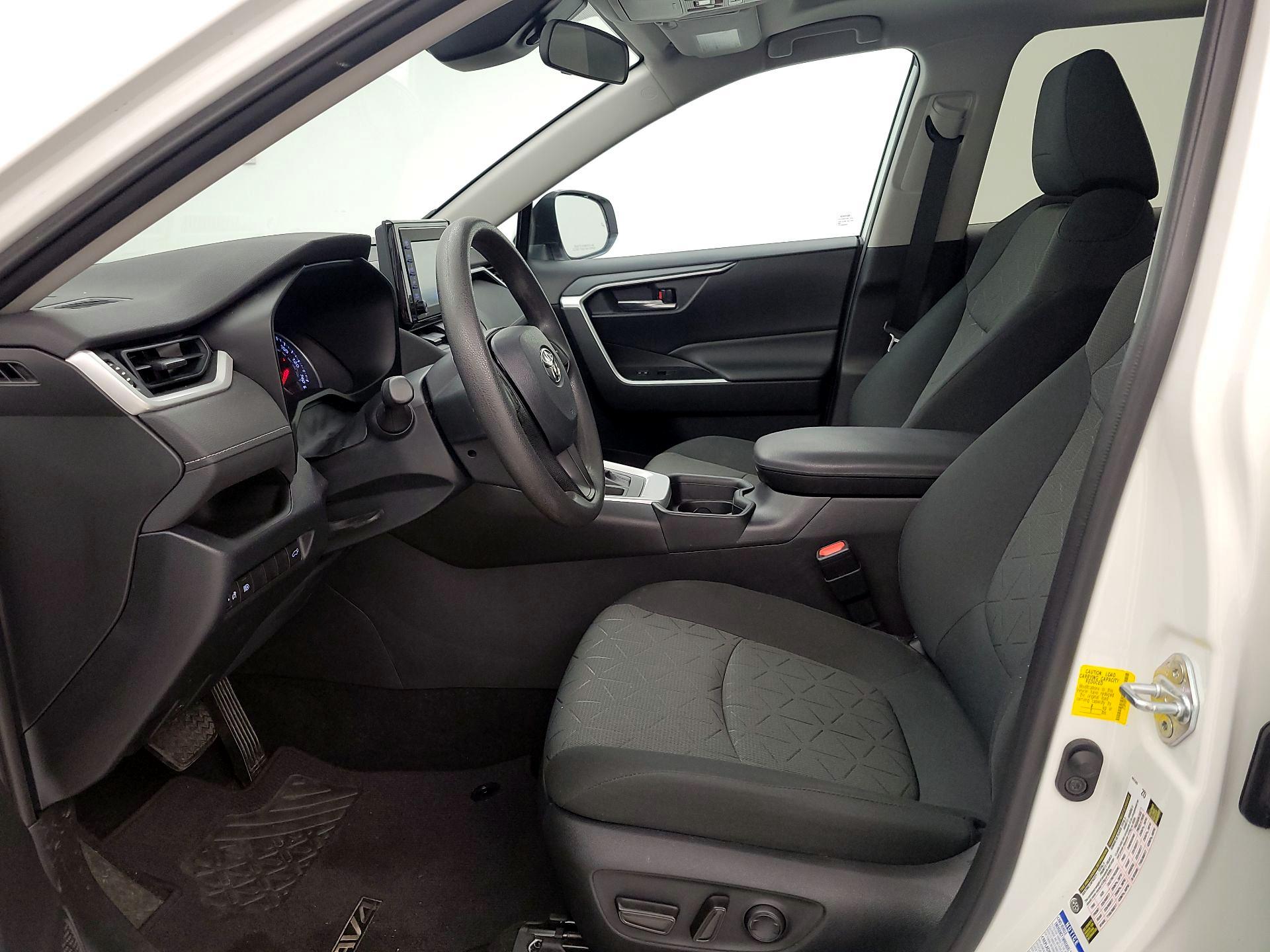 Thumbnail: 2020 Toyota RAV4 - 11