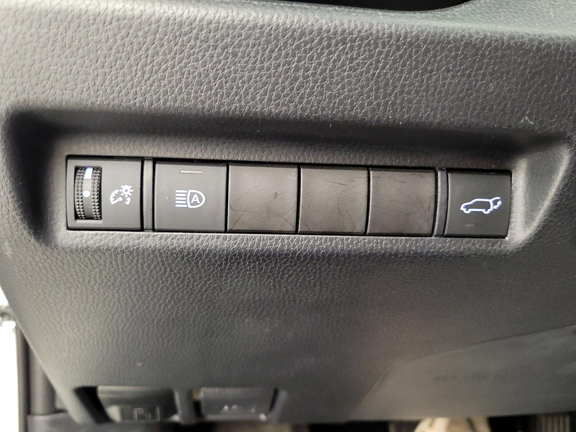 Thumbnail: 2020 Toyota RAV4 - 13